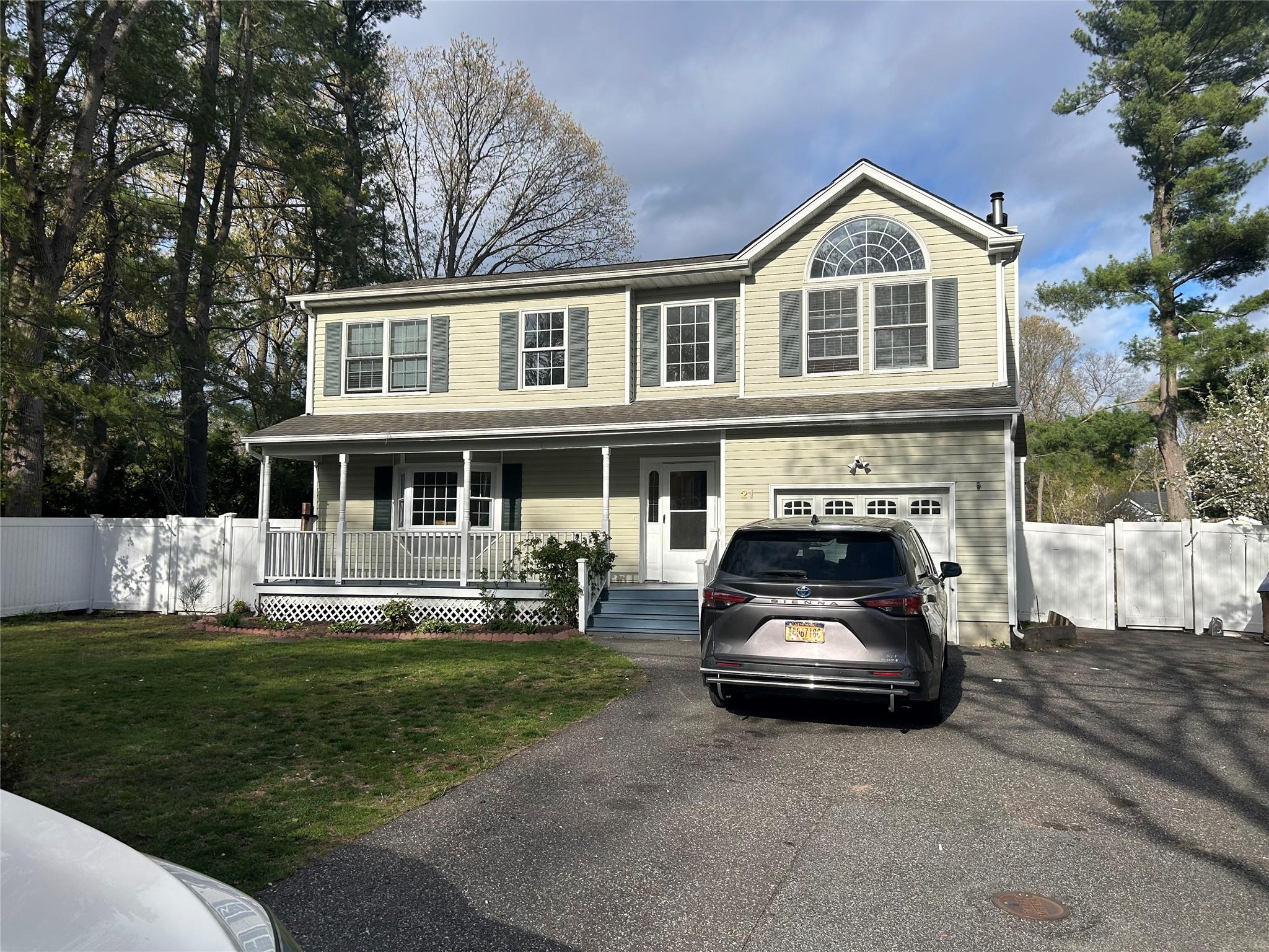 21 Pine Cone Street, Middle Island, NY 11953