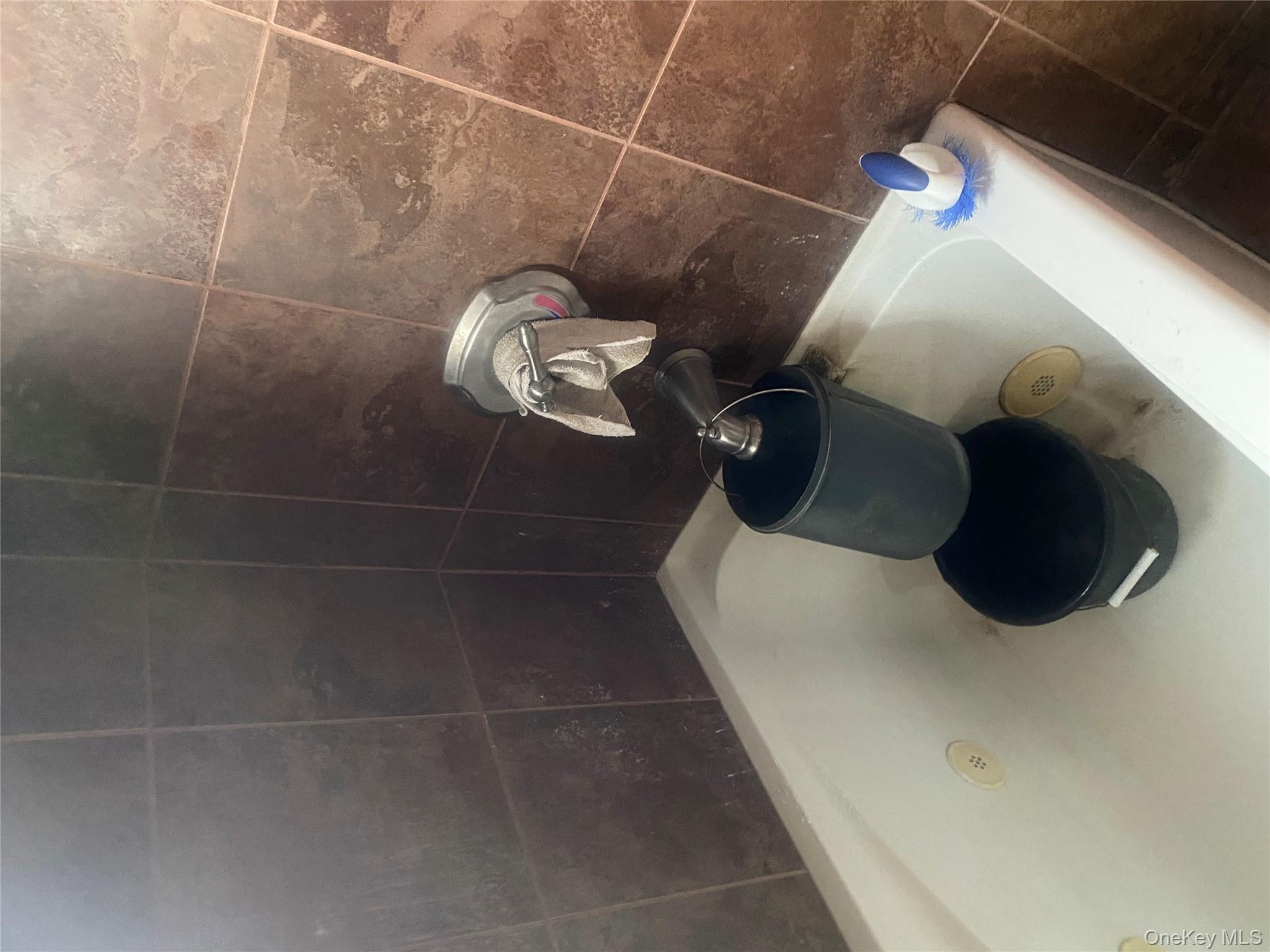 2713 Eastchester Road, Bronx, NY 10469