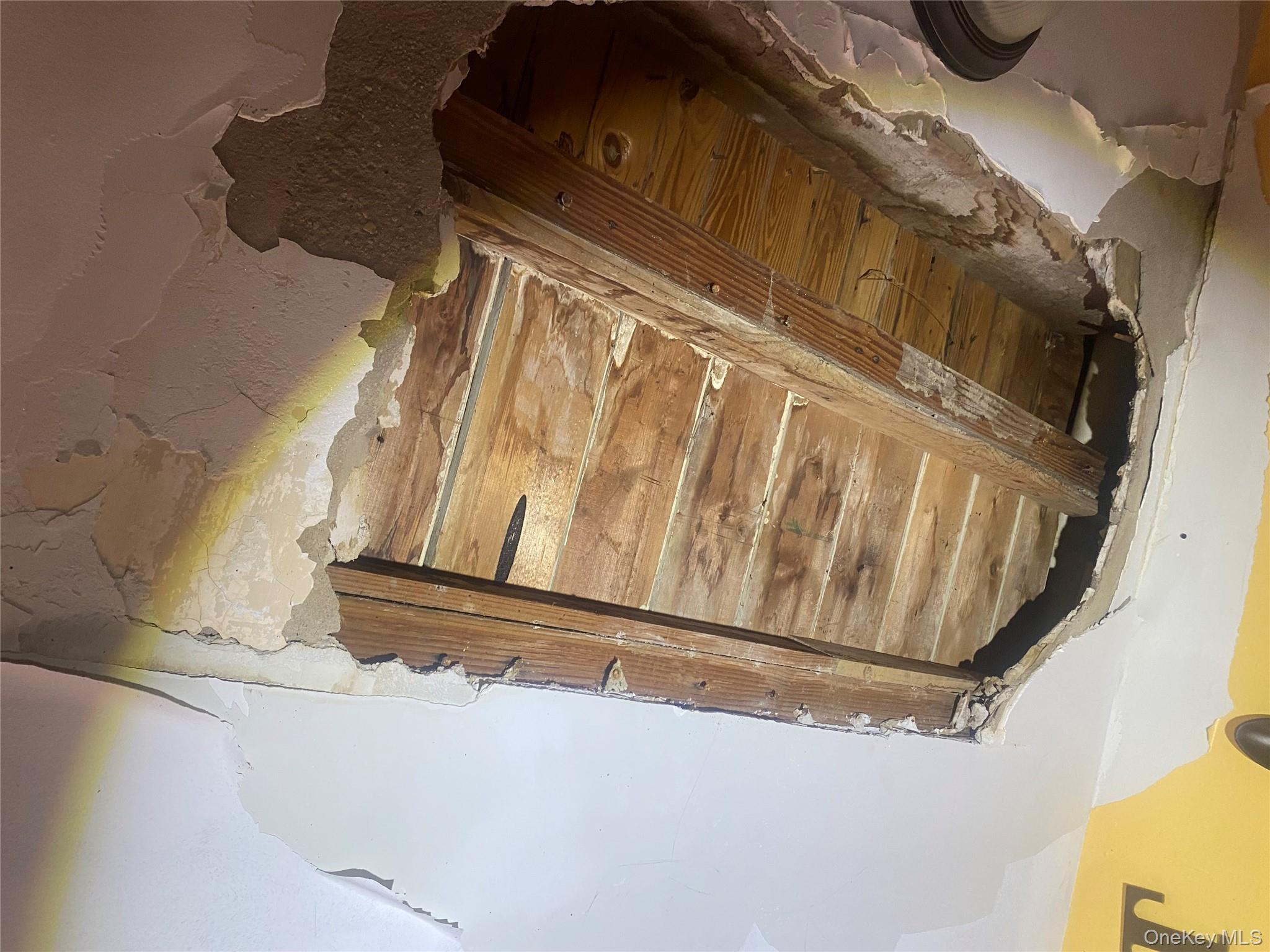 2713 Eastchester Road, Bronx, NY 10469