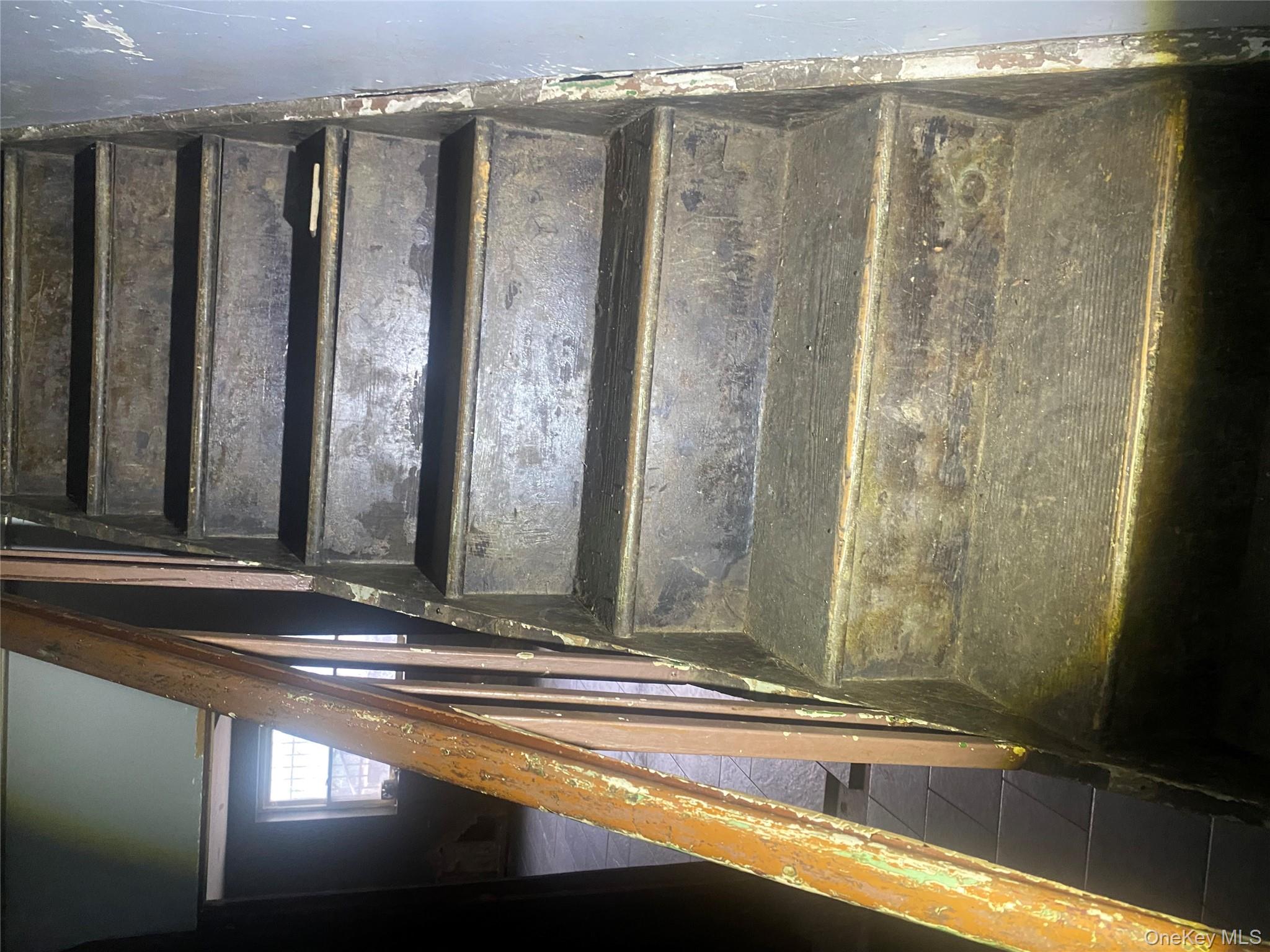 2713 Eastchester Road, Bronx, NY 10469