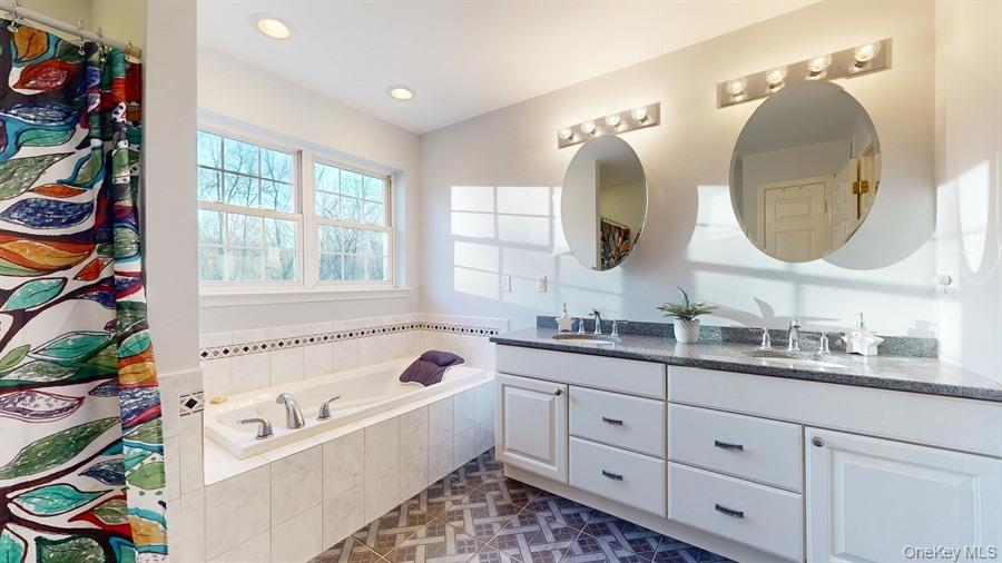 822 W Kaisertown Road, Montgomery, NY 12549