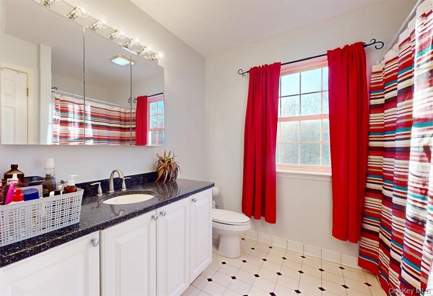 822 W Kaisertown Road, Montgomery, NY 12549