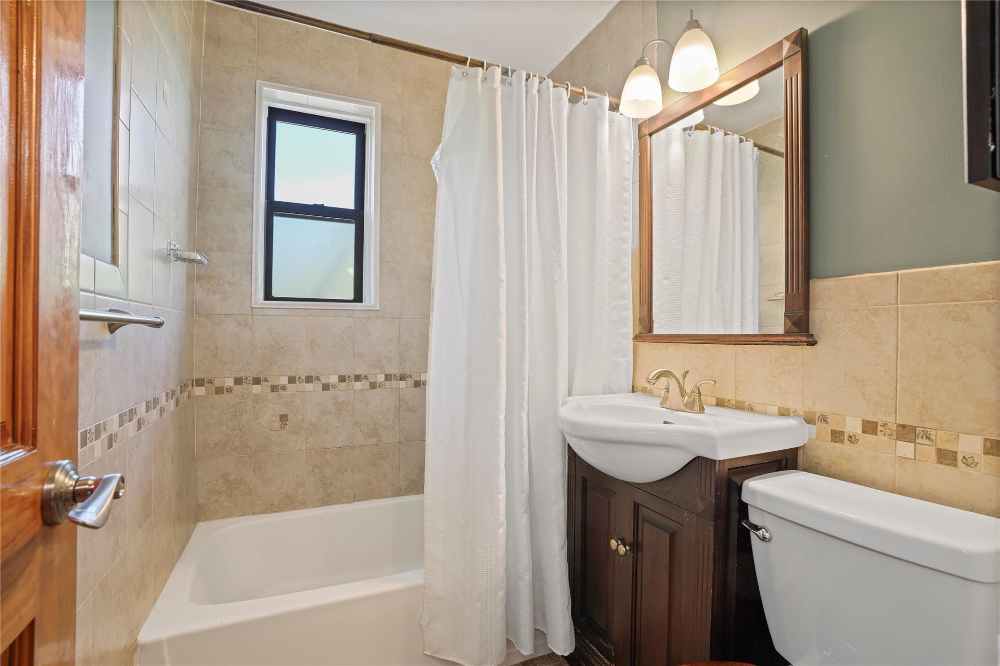 52-15 65 Place # 2A, Maspeth, NY 11378