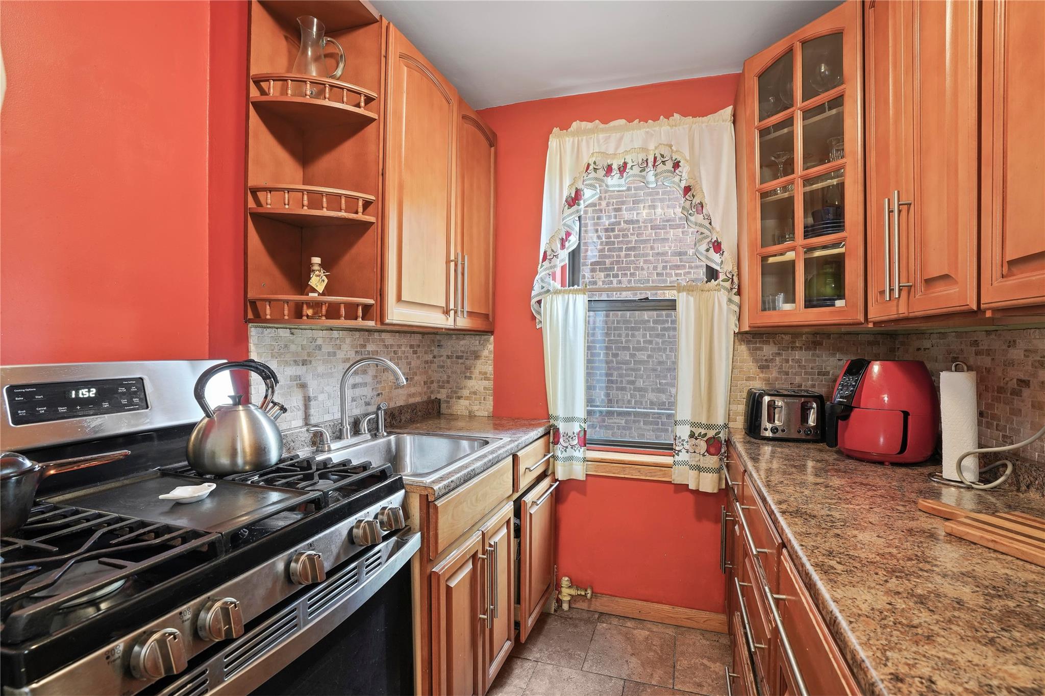 52-15 65 Place # 2A, Maspeth, NY 11378