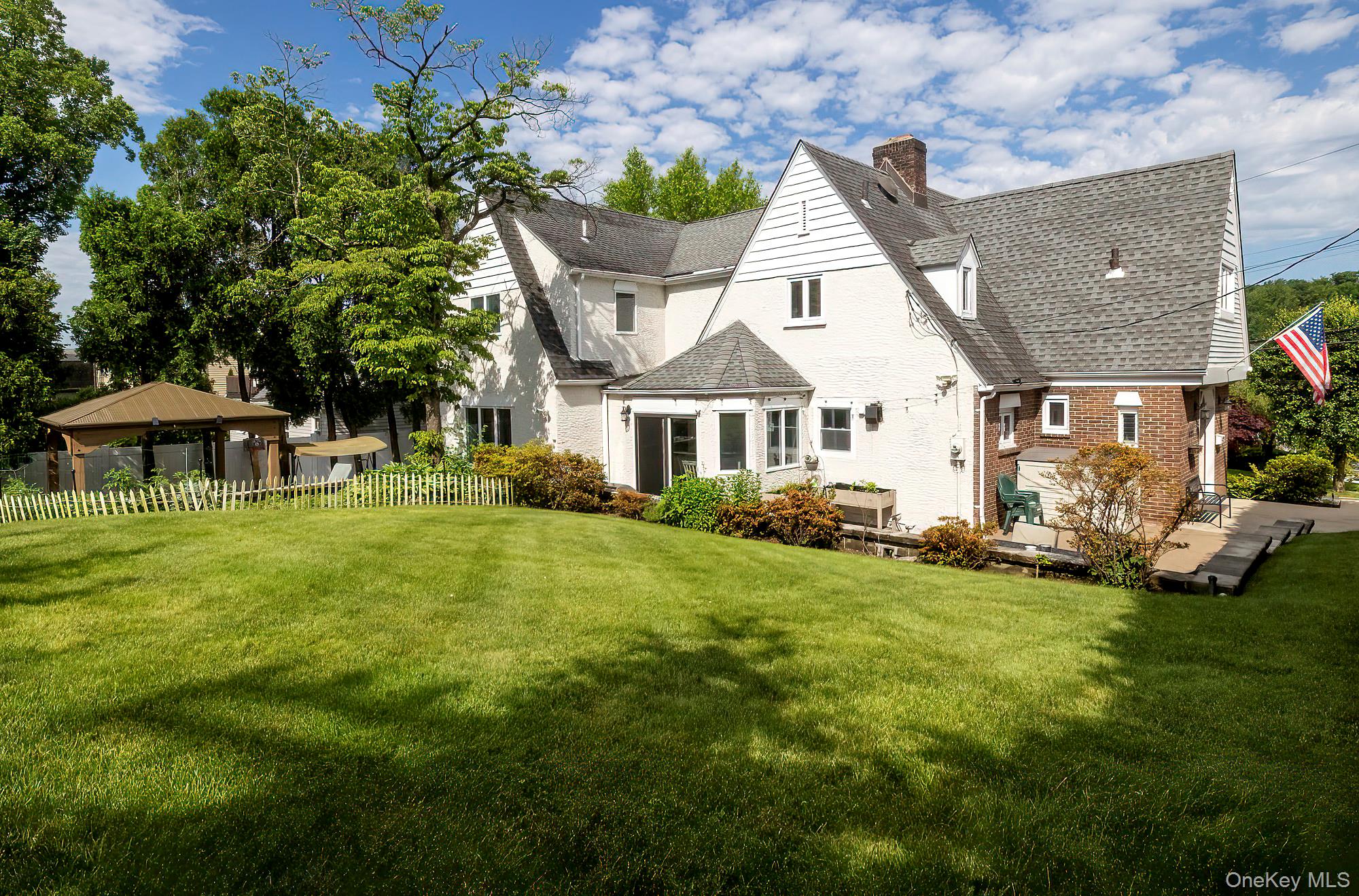 126 Lincoln Avenue E, West Harrison, NY 10604