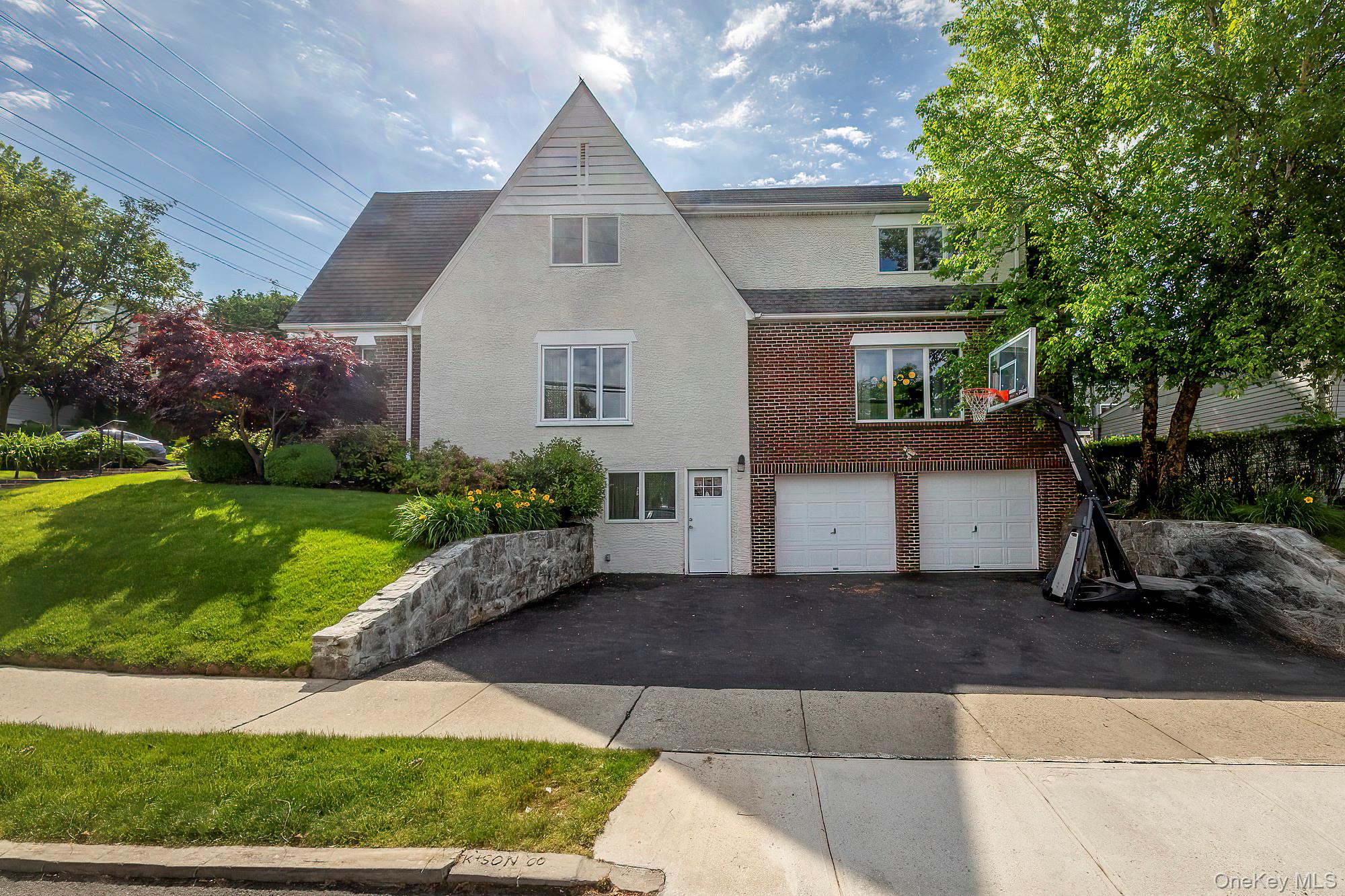 126 Lincoln Avenue E, West Harrison, NY 10604