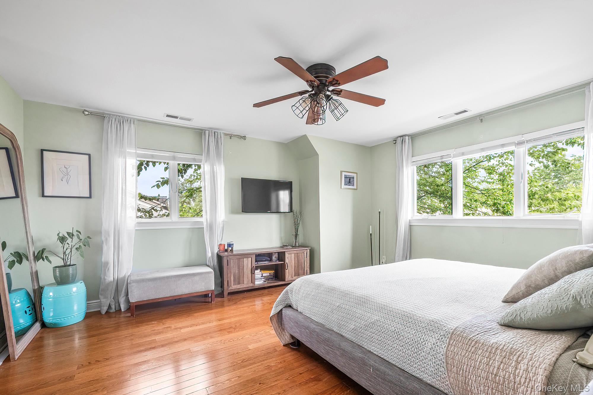 126 Lincoln Avenue E, West Harrison, NY 10604