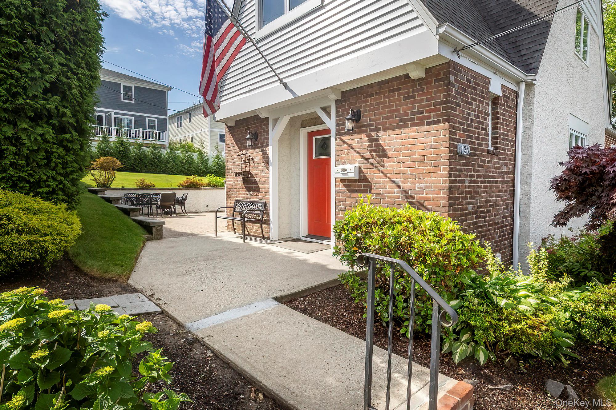 126 Lincoln Avenue E, West Harrison, NY 10604