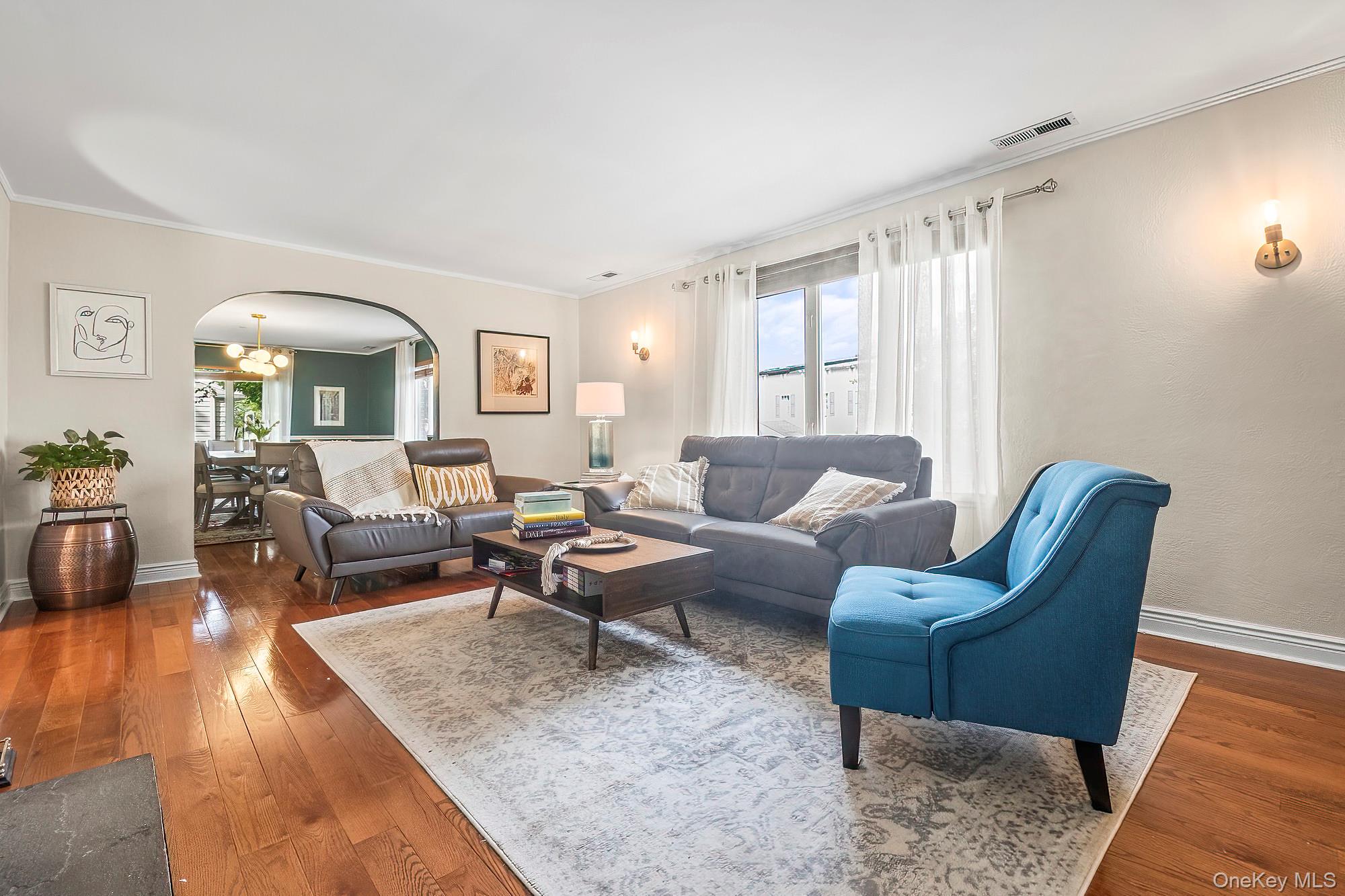 126 Lincoln Avenue E, West Harrison, NY 10604