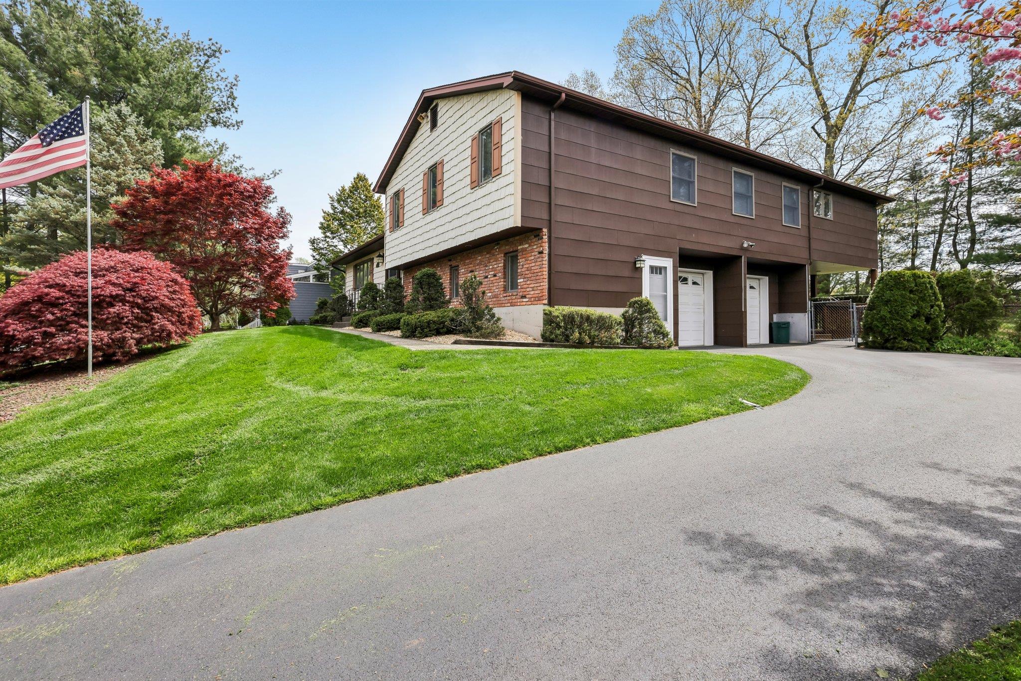 25 Sasson Terrace, Valley Cottage, NY 10989