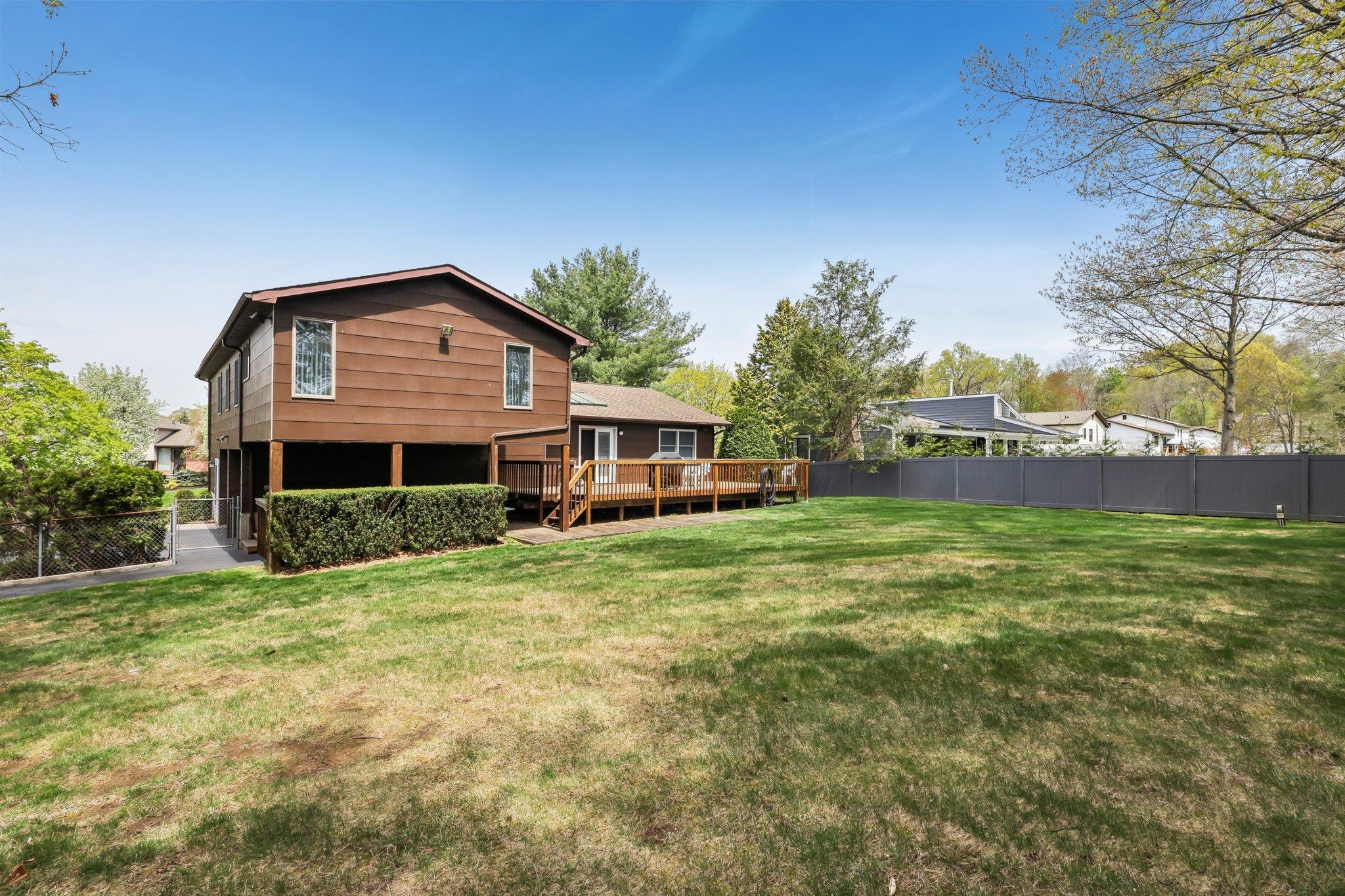 25 Sasson Terrace, Valley Cottage, NY 10989