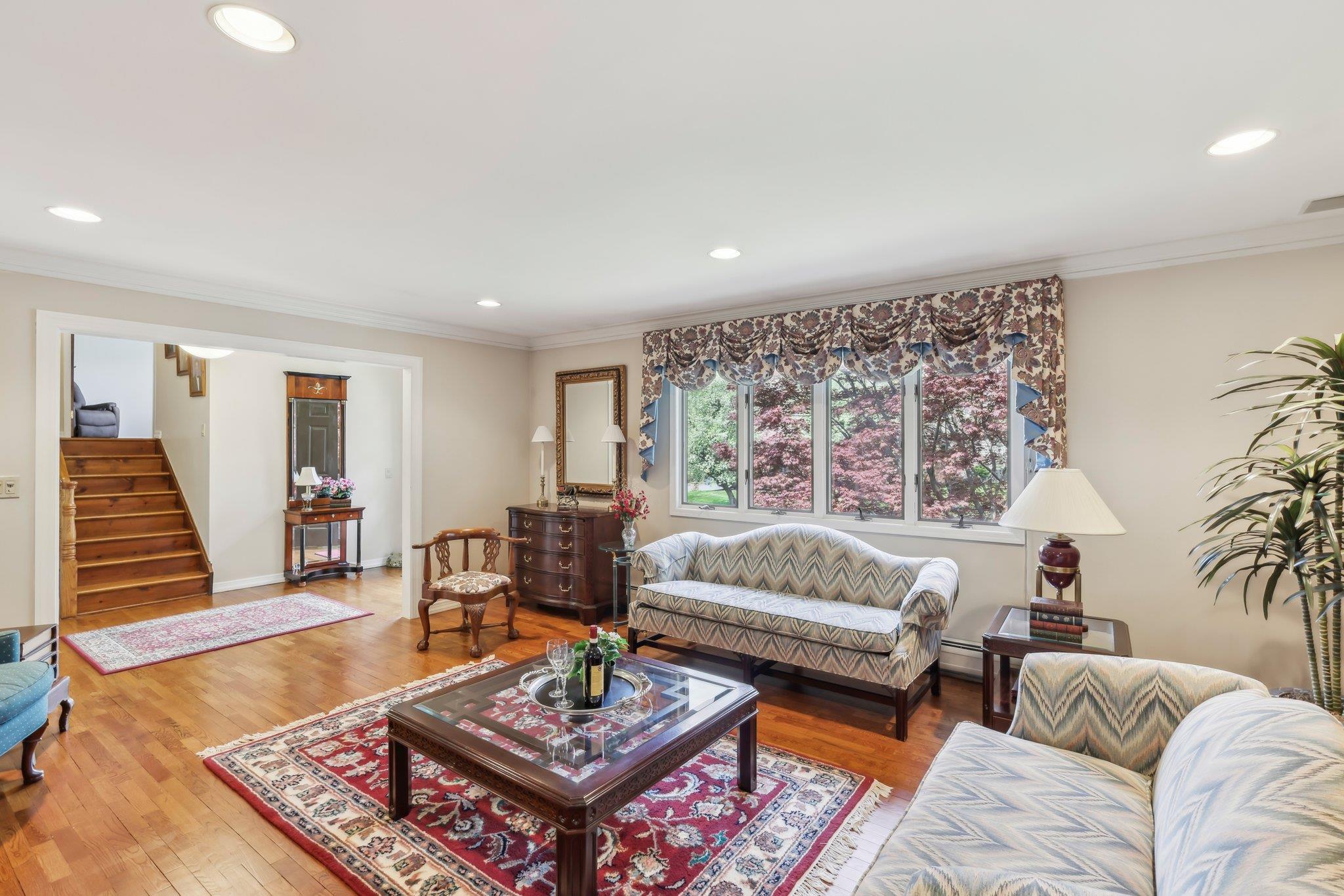 25 Sasson Terrace, Valley Cottage, NY 10989