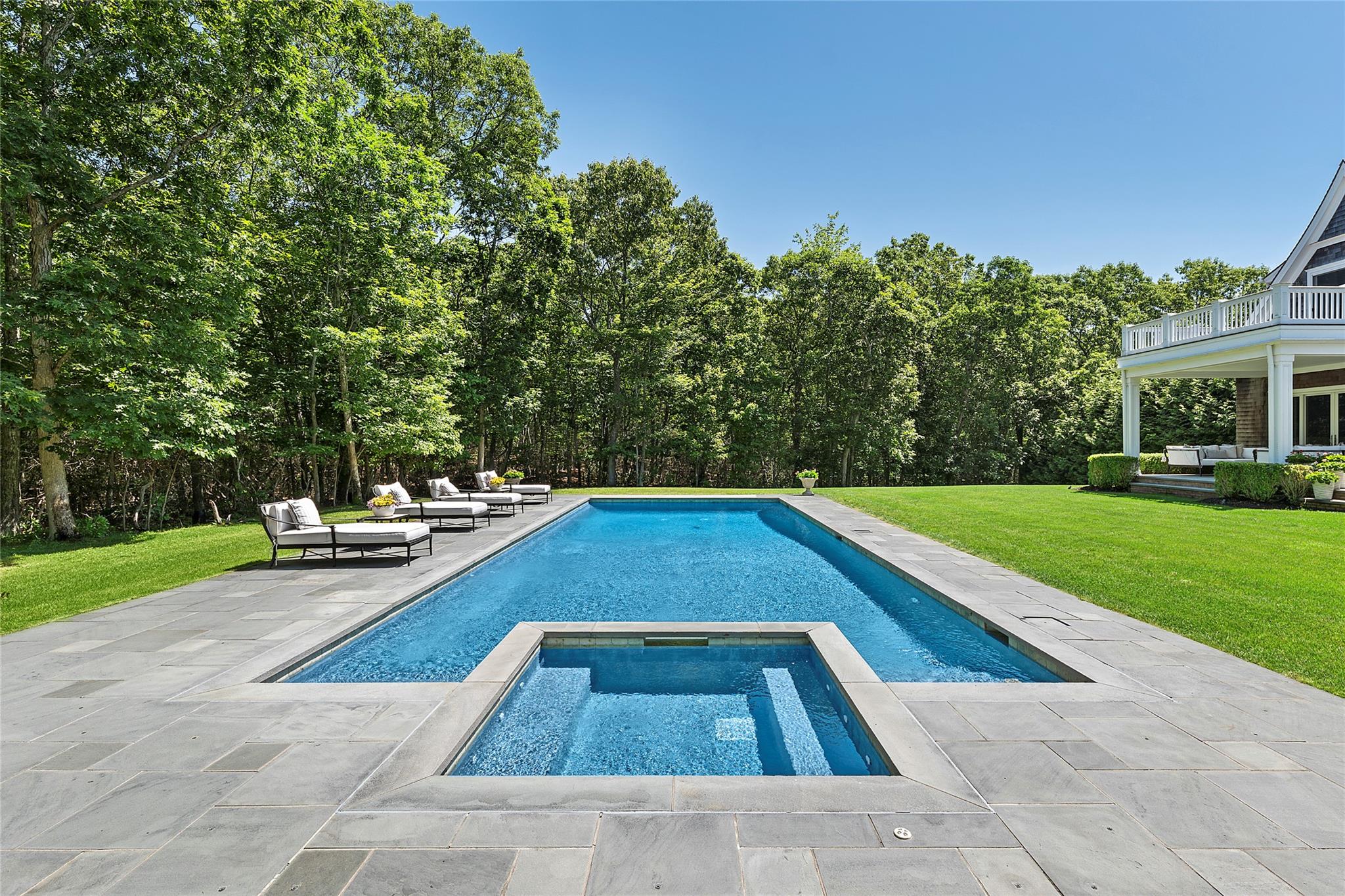 471 Middle Line Highway, Sag Harbor, NY 11963