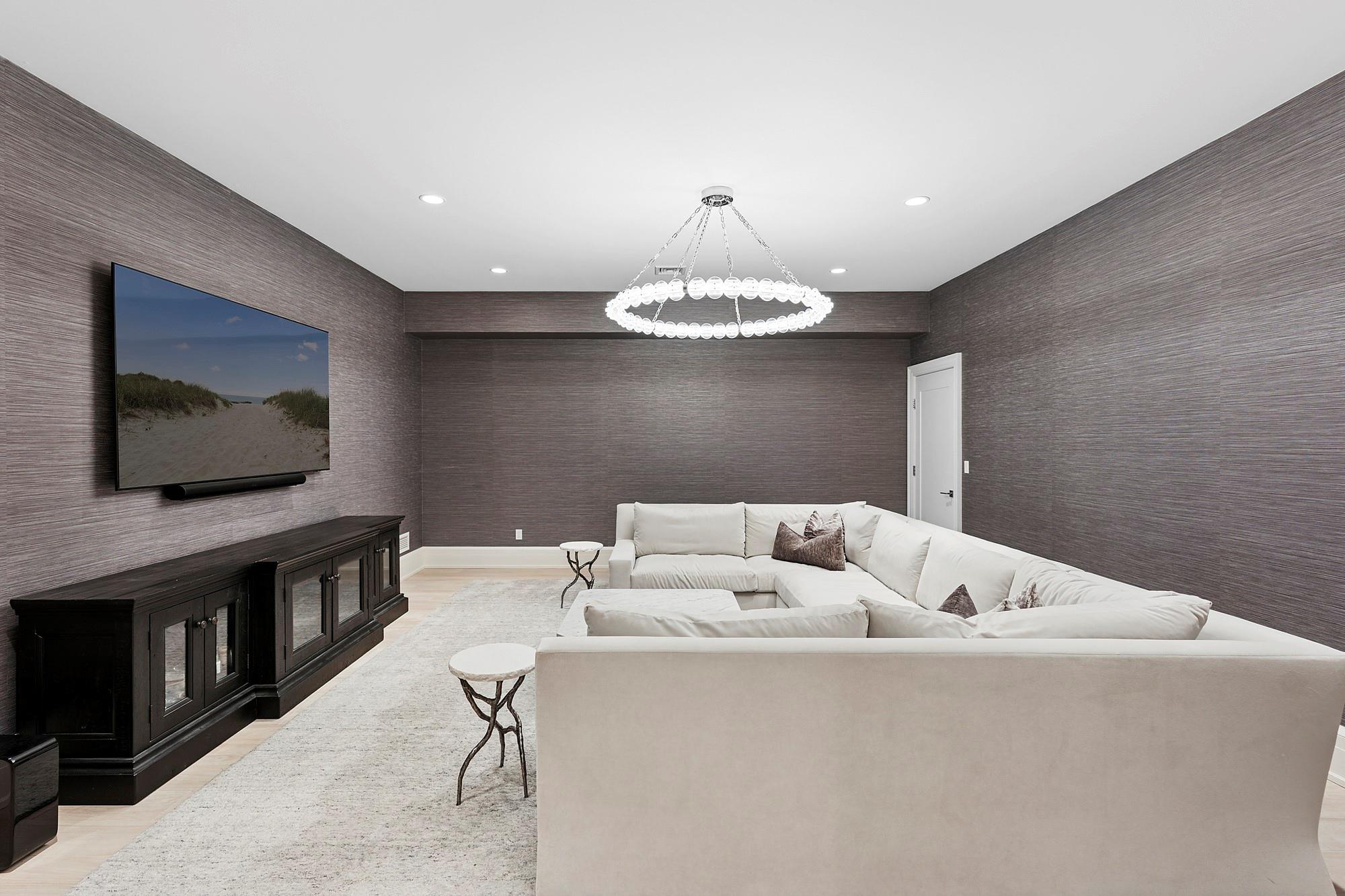 471 Middle Line Highway, Sag Harbor, NY 11963