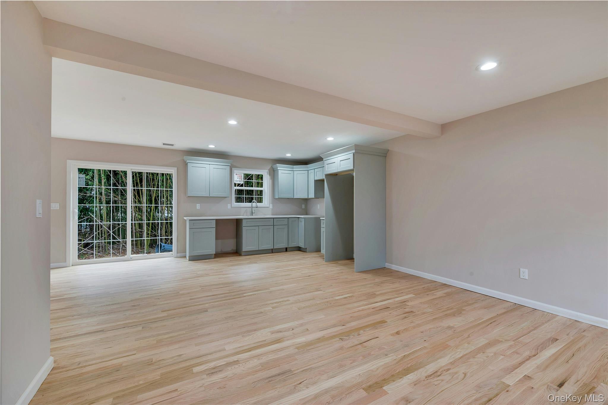 305 COMMACK Road, Shirley, NY 11967