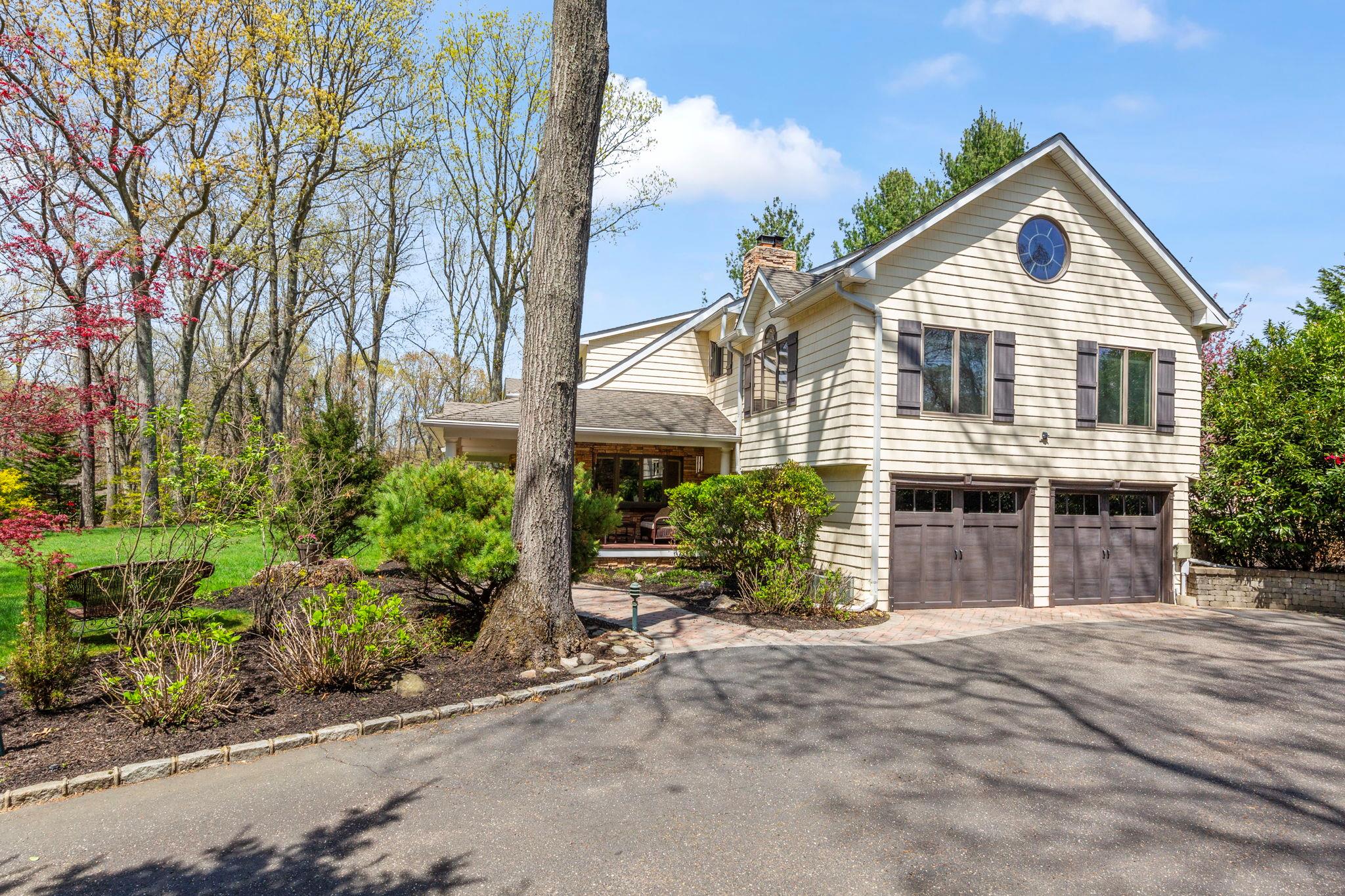 18 Windy Lane, Northport, NY 11768