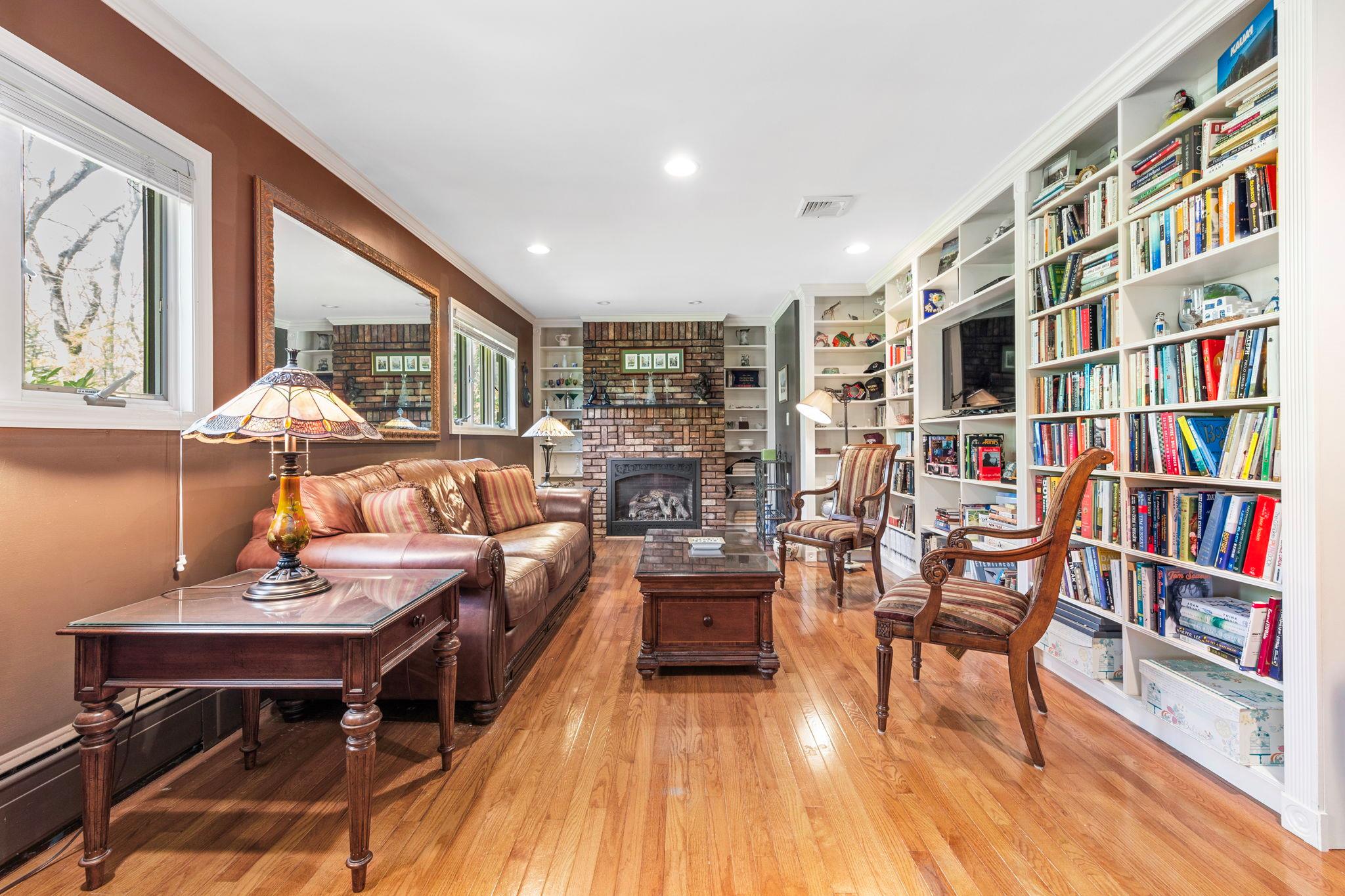 18 Windy Lane, Northport, NY 11768