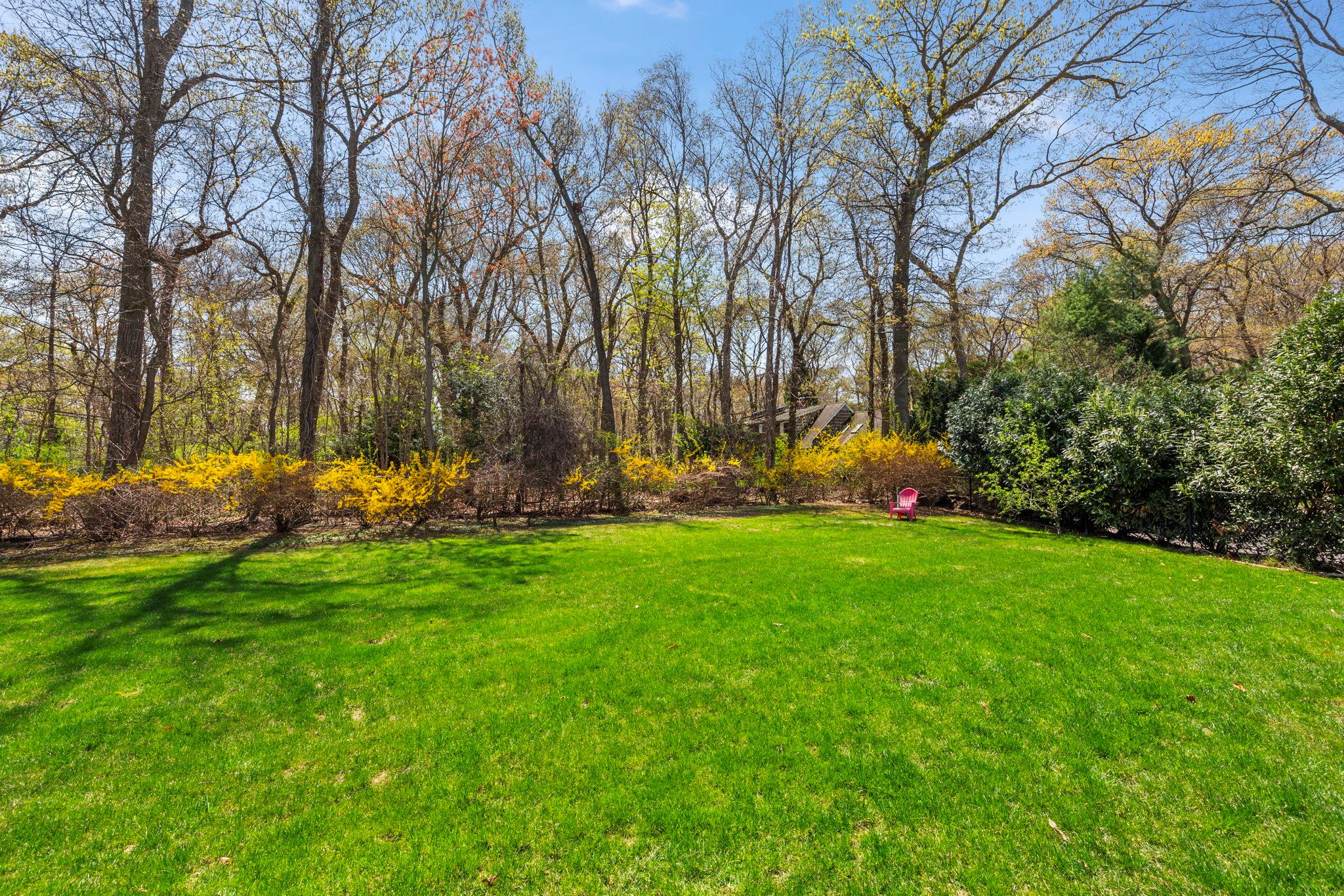 18 Windy Lane, Northport, NY 11768