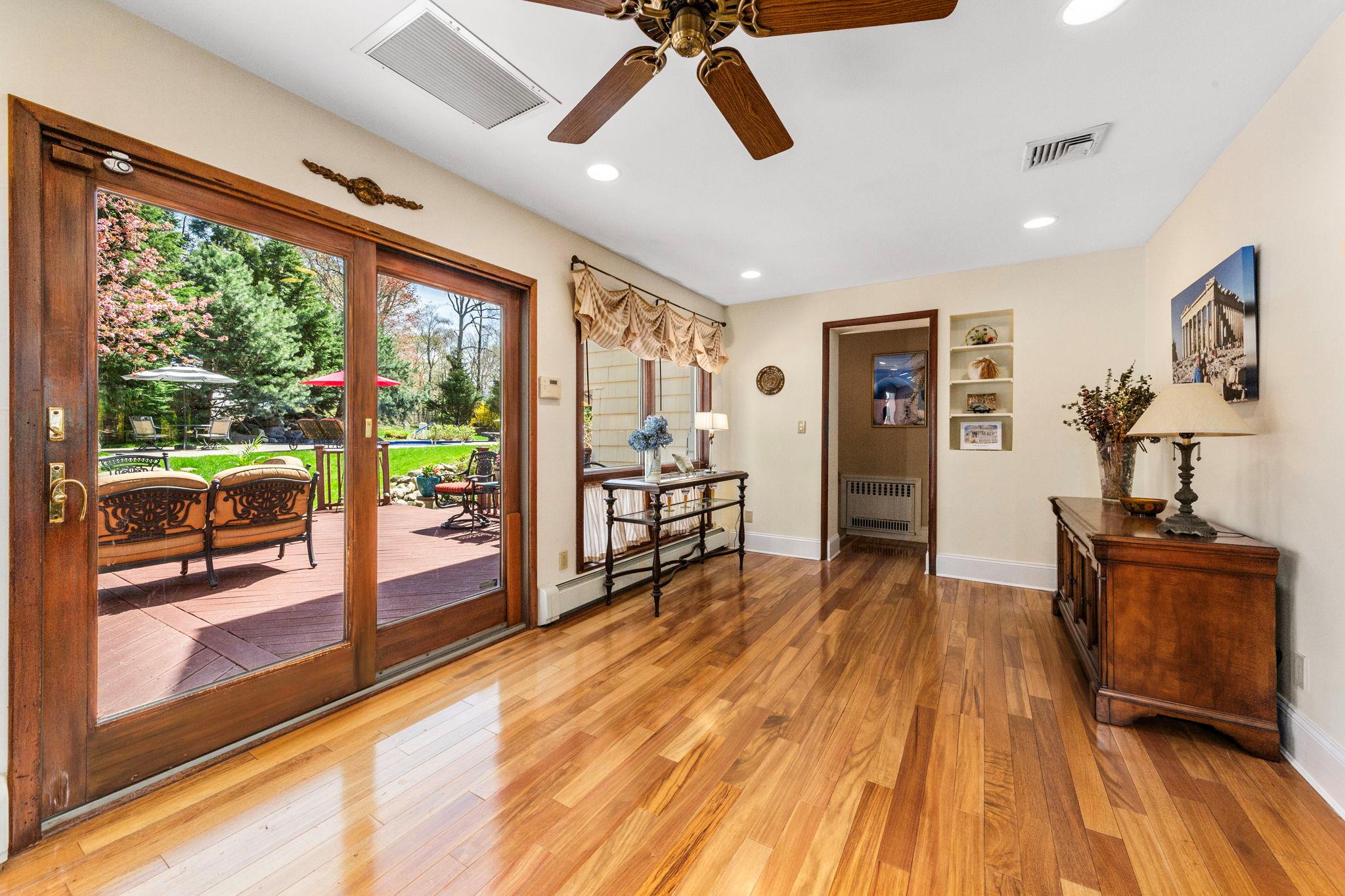 18 Windy Lane, Northport, NY 11768