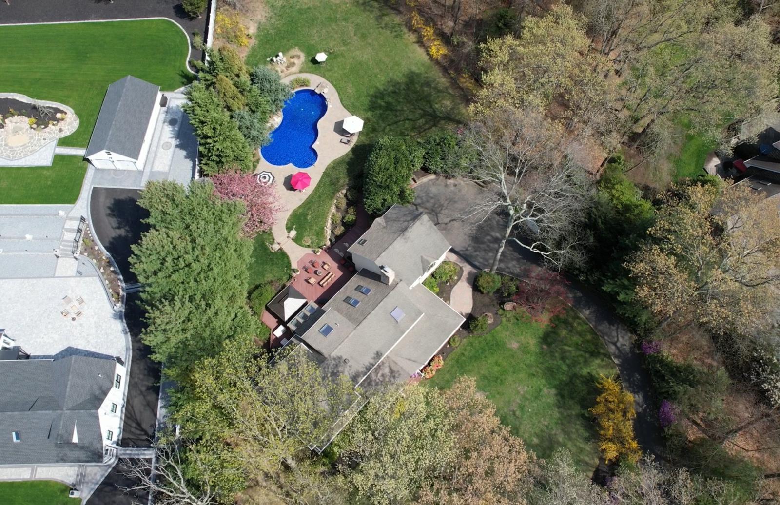 18 Windy Lane, Northport, NY 11768