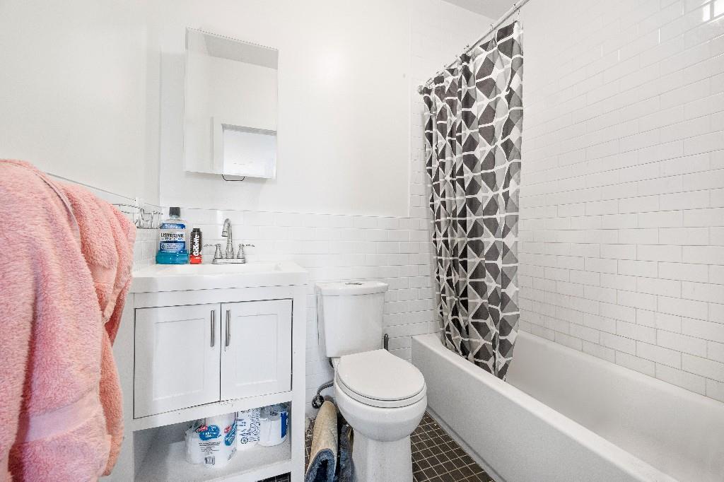 951 Wyckoff Avenue # 3F, Ridgewood, NY 11385