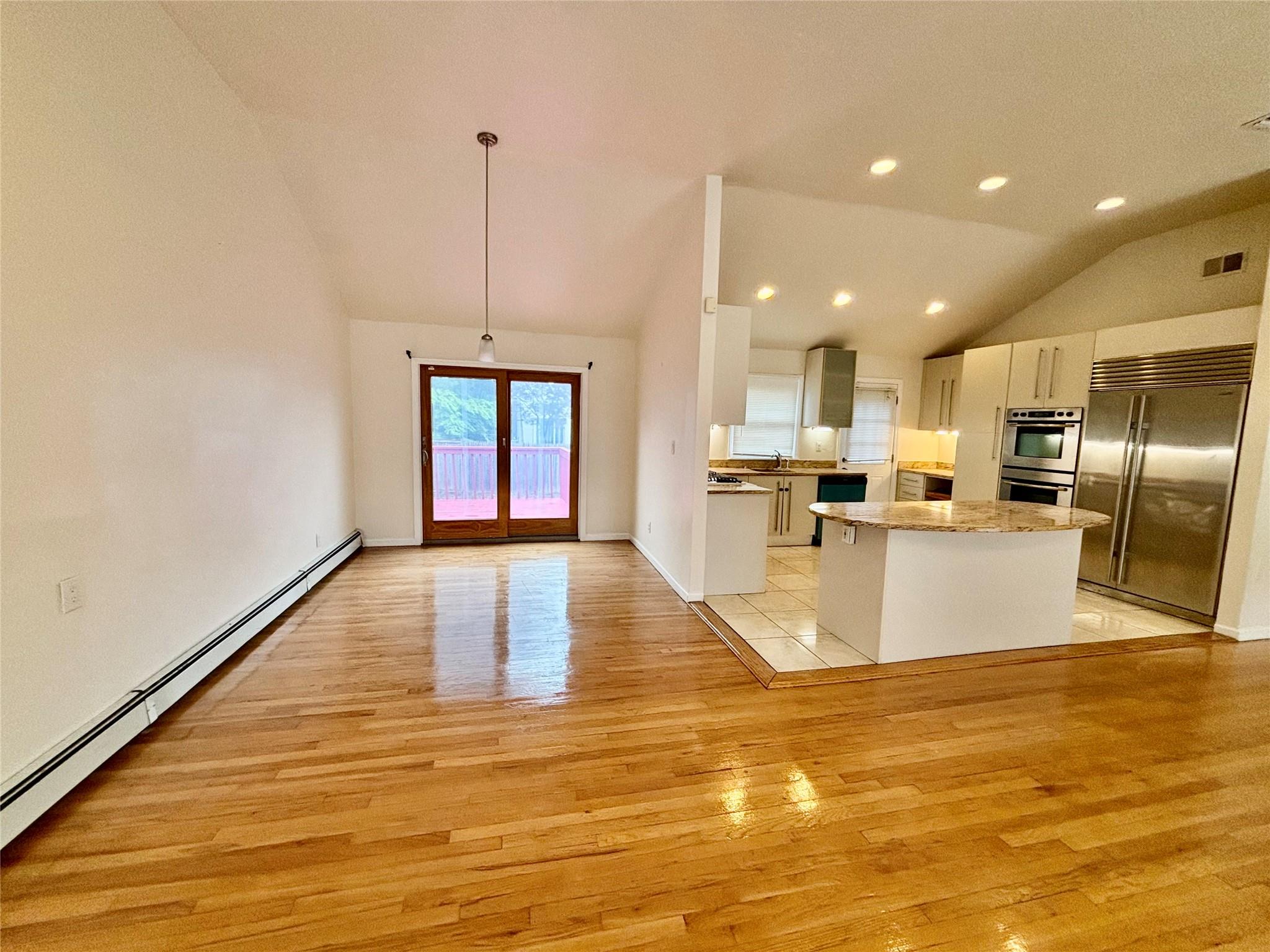 5 Elm Street, Great Neck, NY 11021-2317