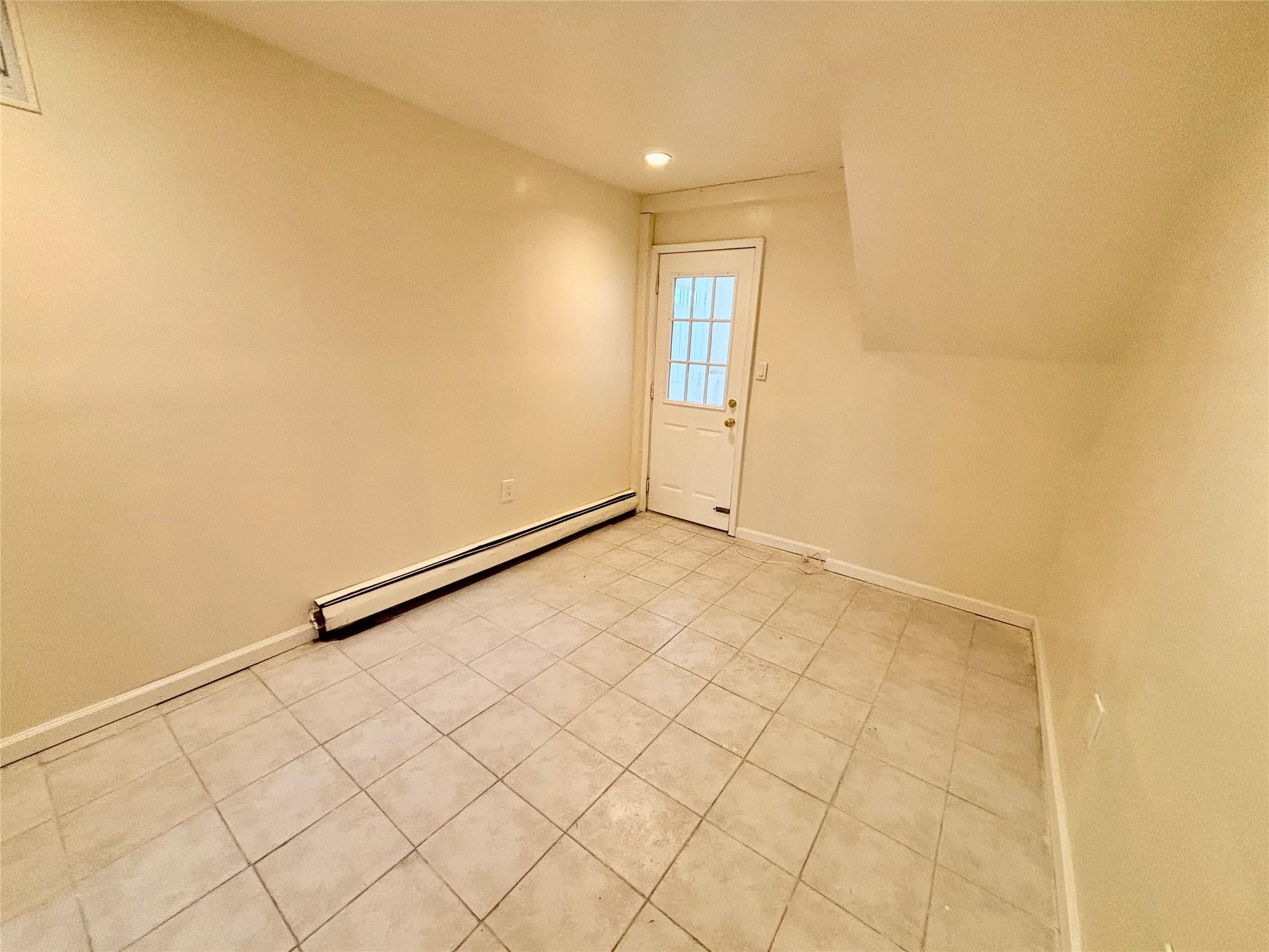 5 Elm Street, Great Neck, NY 11021-2317