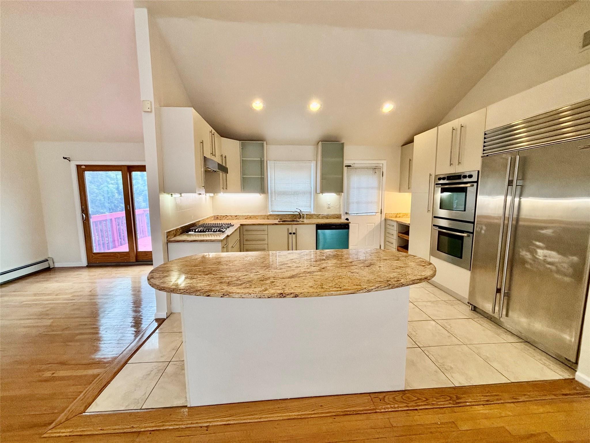 5 Elm Street, Great Neck, NY 11021-2317