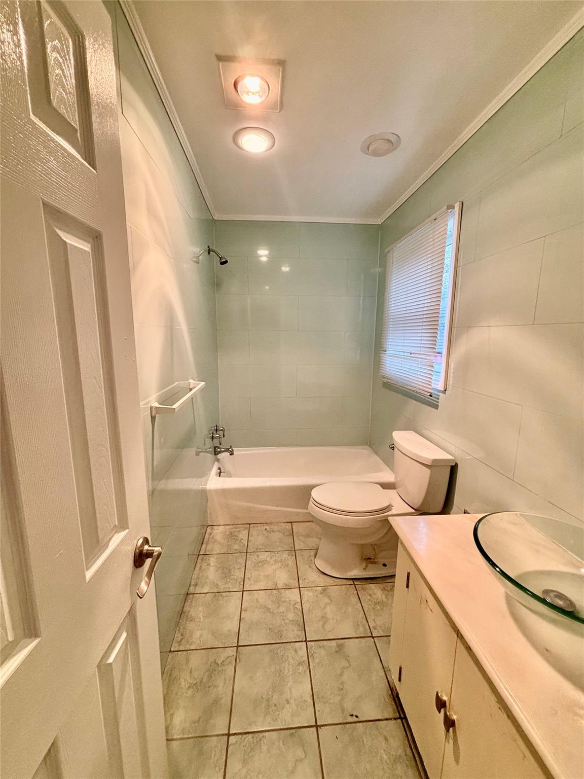 5 Elm Street, Great Neck, NY 11021-2317