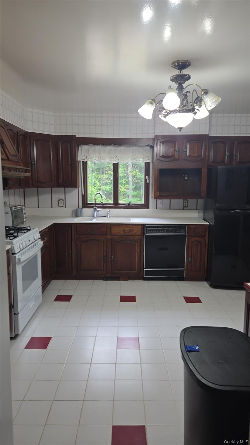 99 Pleasant Valley Road, South Fallsburg, NY 12779