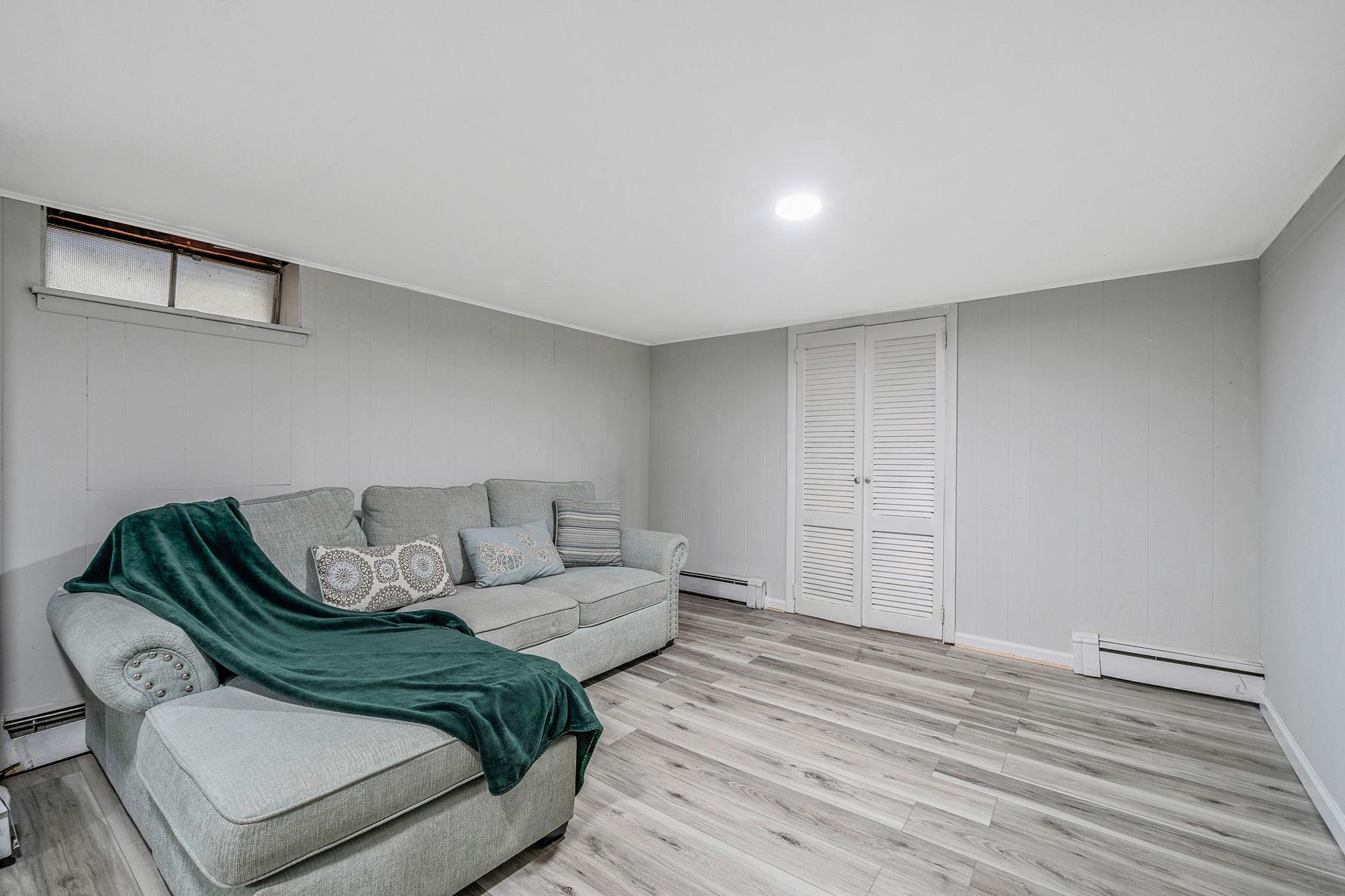 8 Landsberger Street, Yaphank, NY 11980