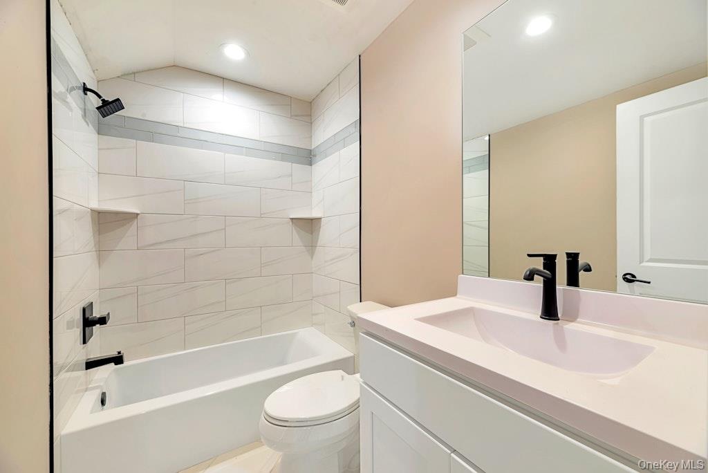 514 NEIGHBORHOOD ROAD, Shirley, NY 11967