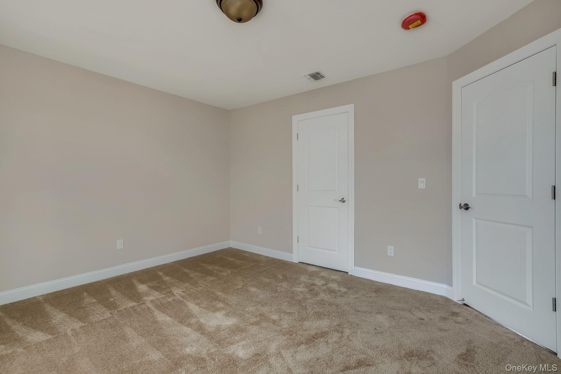 N/C ROBINSON Drive, Shirley, NY 11967