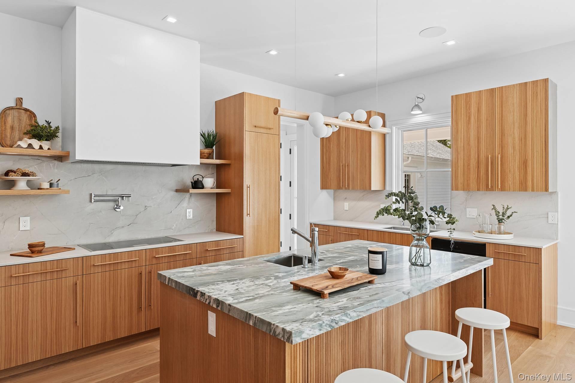 121 David Whites Lane, Southampton, NY 11968