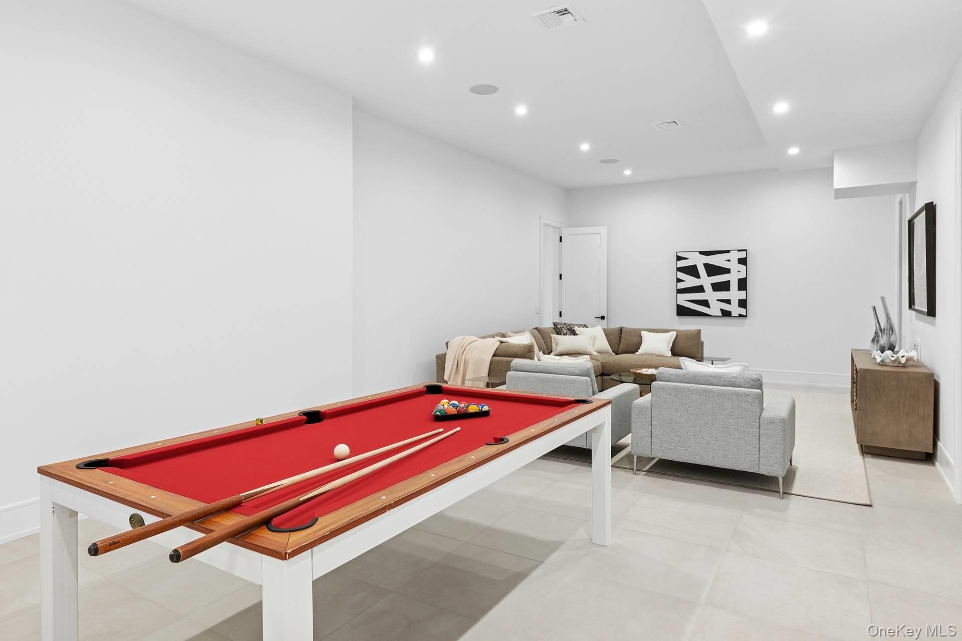 121 David Whites Lane, Southampton, NY 11968