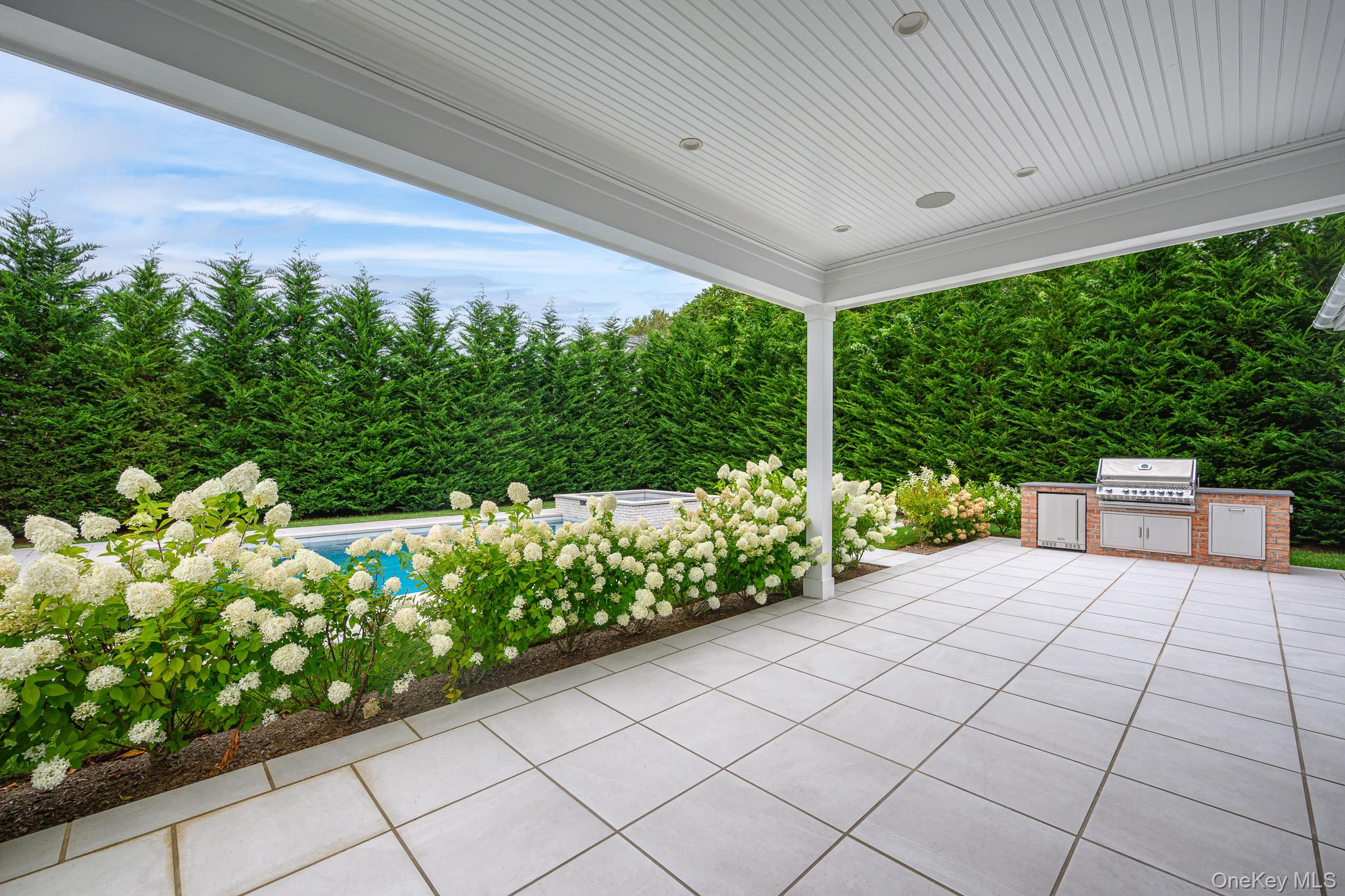 121 David Whites Lane, Southampton, NY 11968