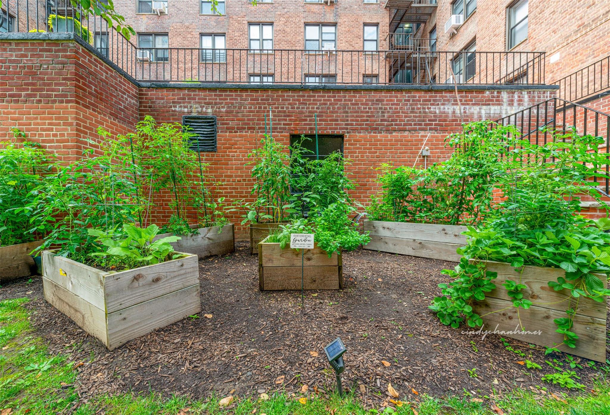 105-07 66th Road # 1F, Forest Hills, NY 11375