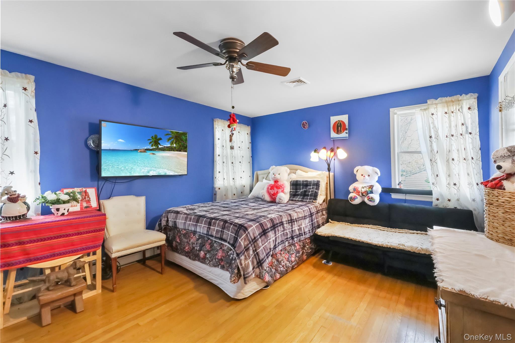 60 School Street, Hampton Bays, NY 11946