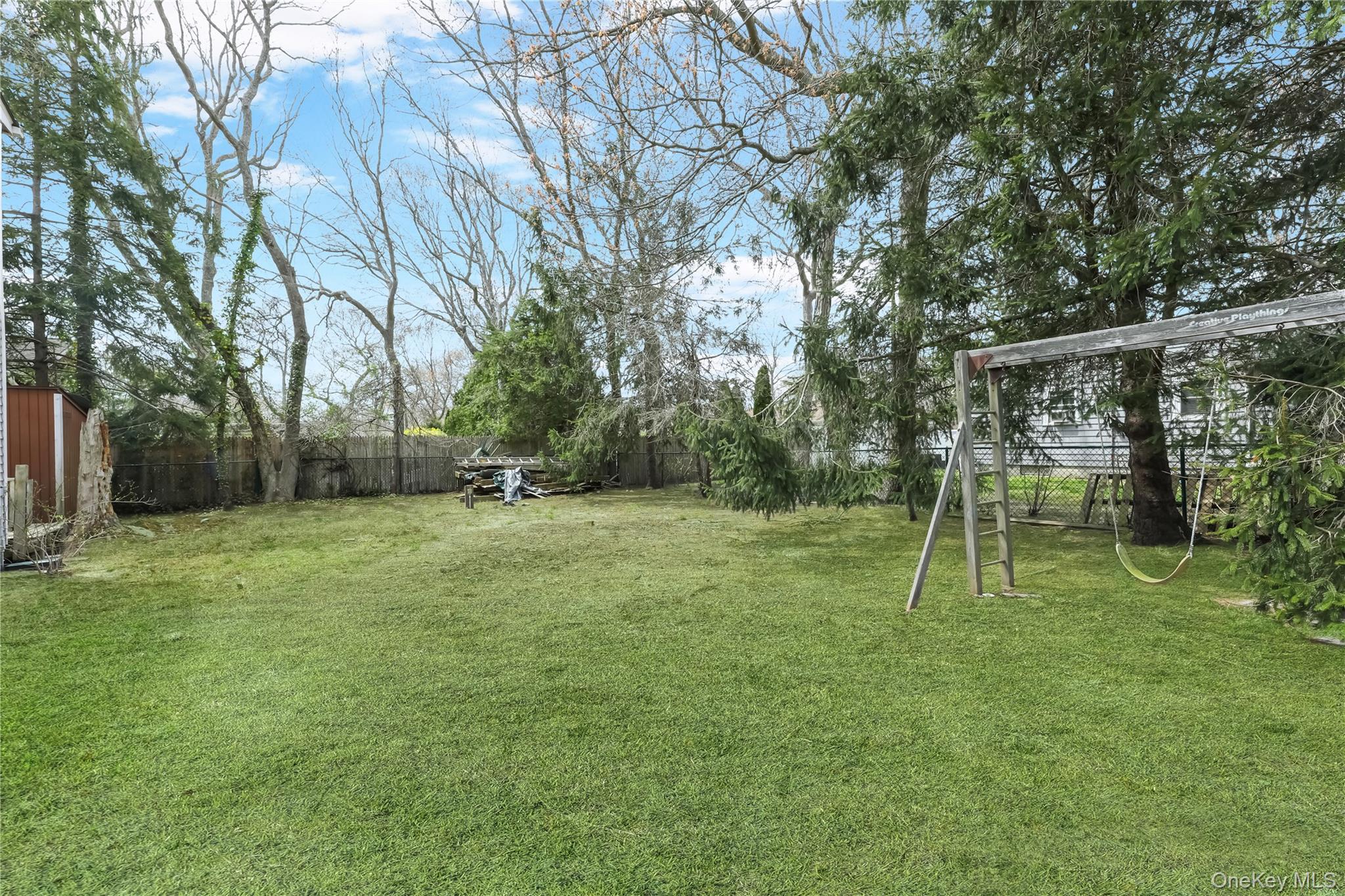 60 School Street, Hampton Bays, NY 11946