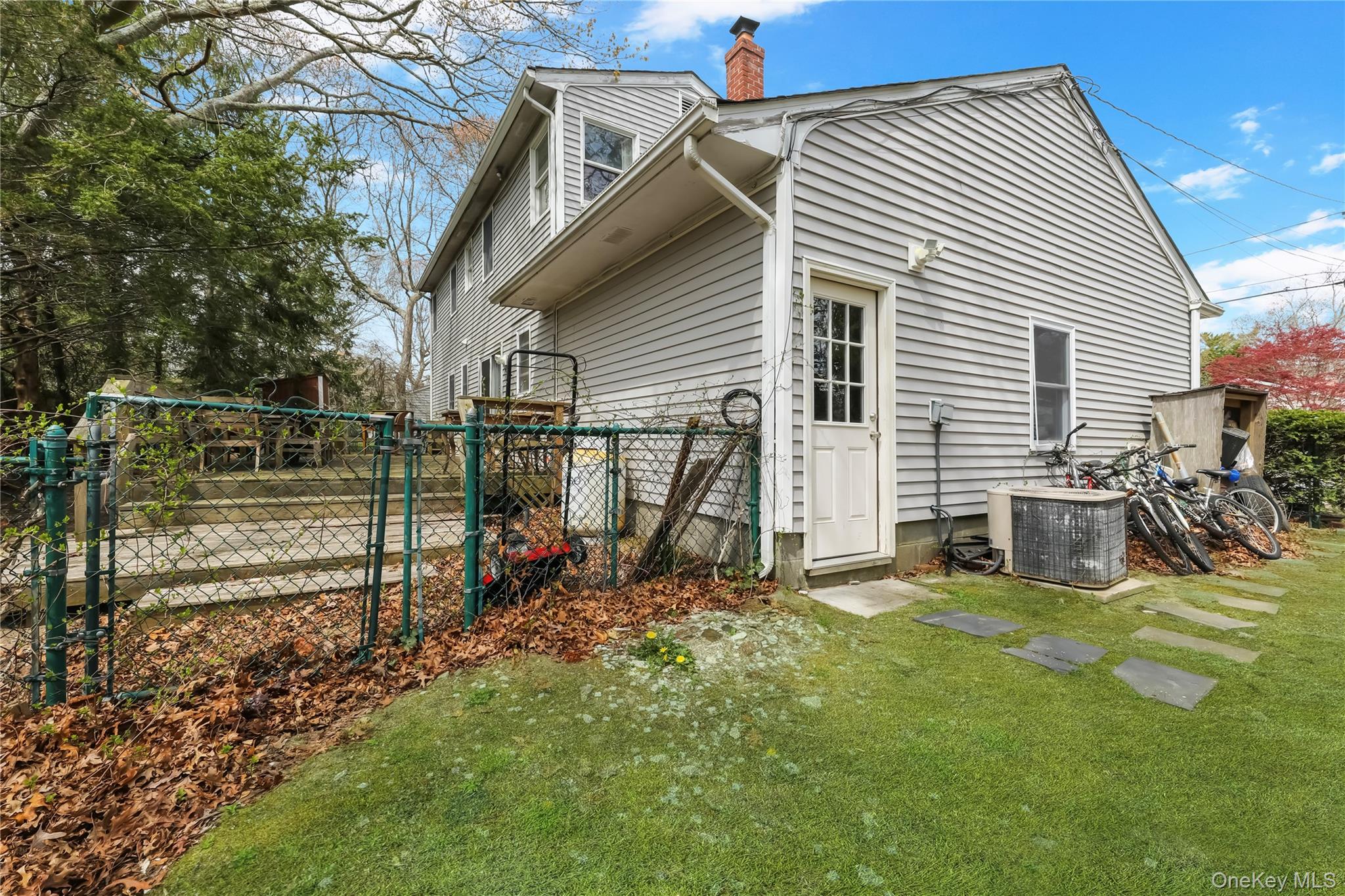 60 School Street, Hampton Bays, NY 11946