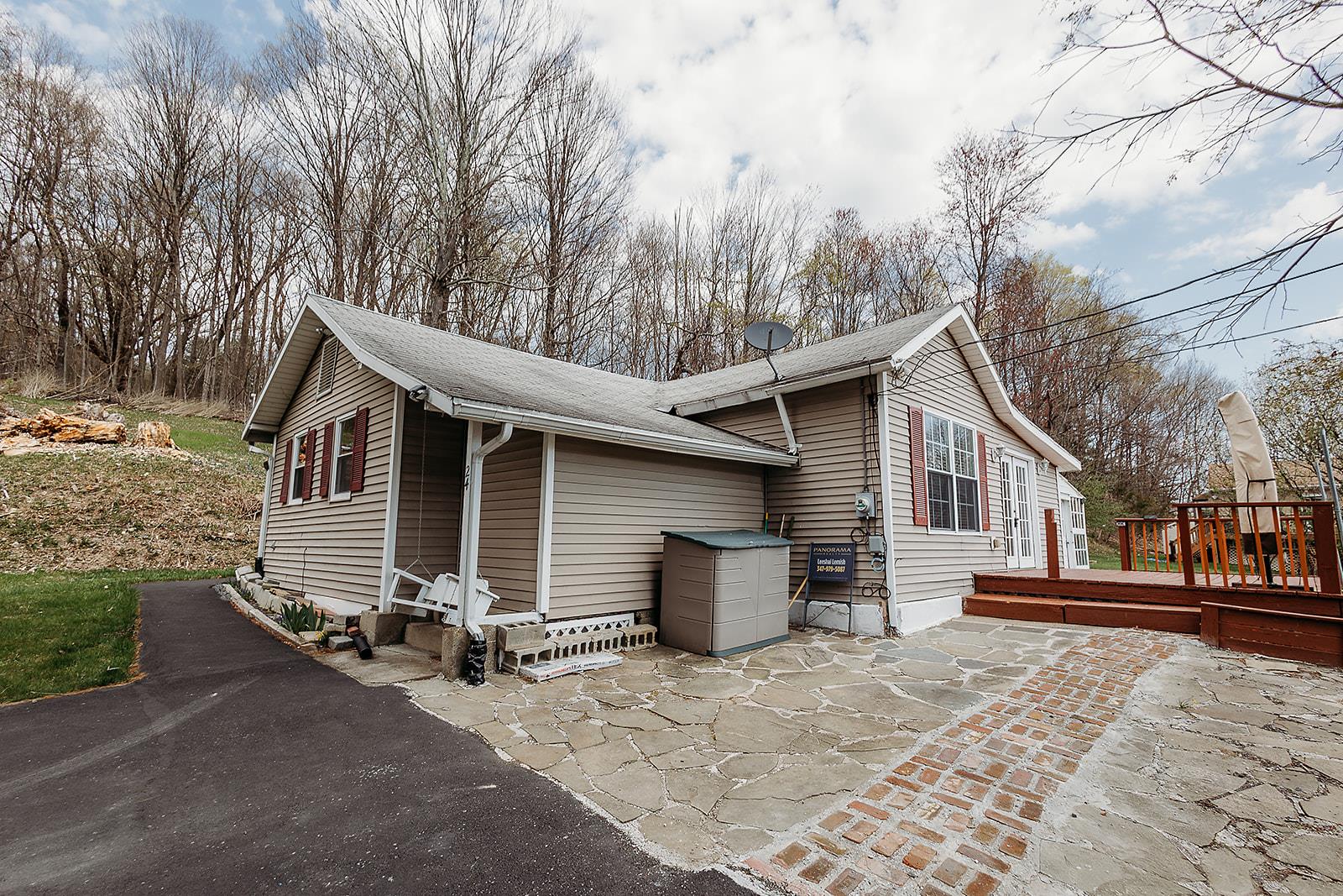 24 Sky Top Road, Bloomingburg, NY 12721