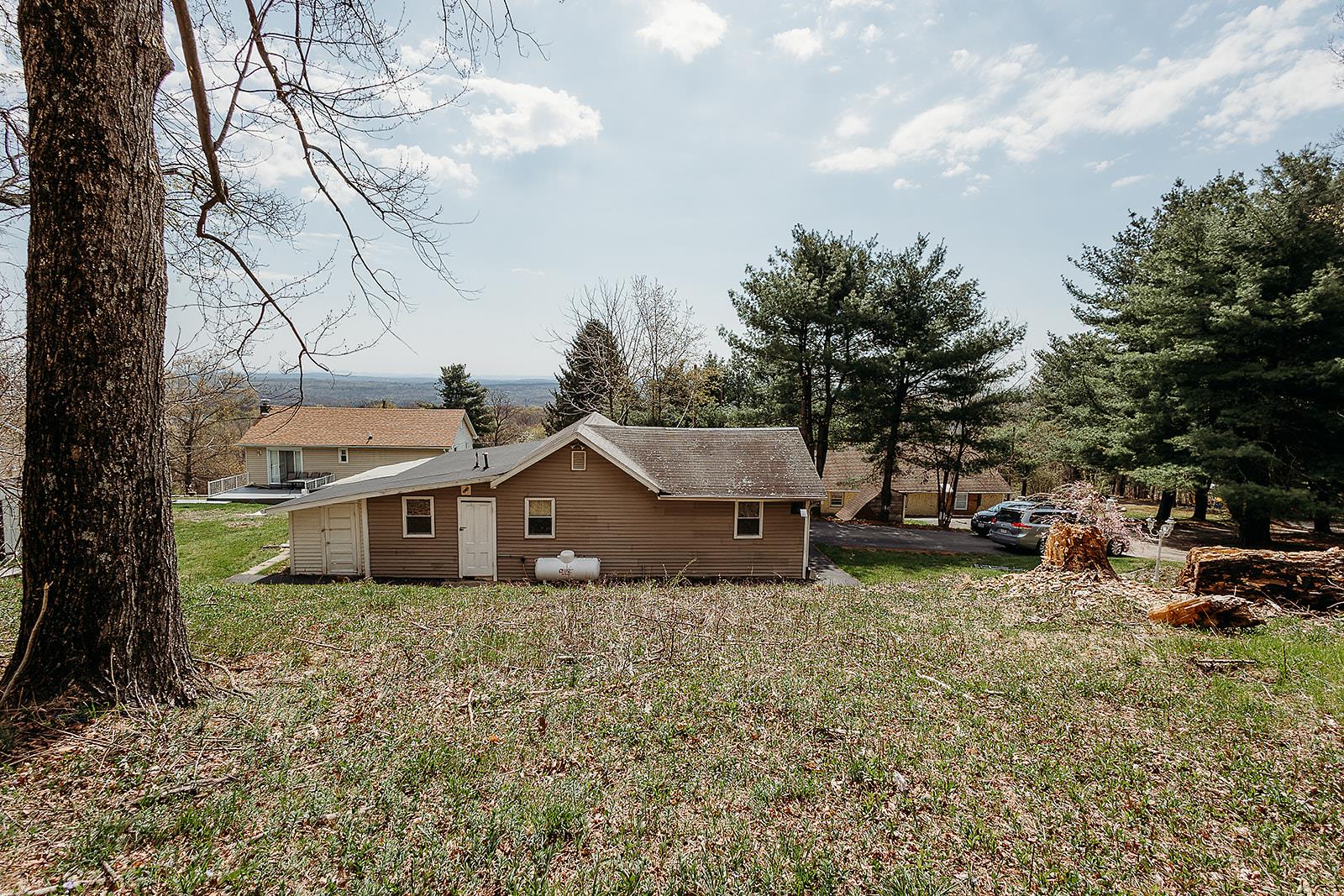 24 Sky Top Road, Bloomingburg, NY 12721