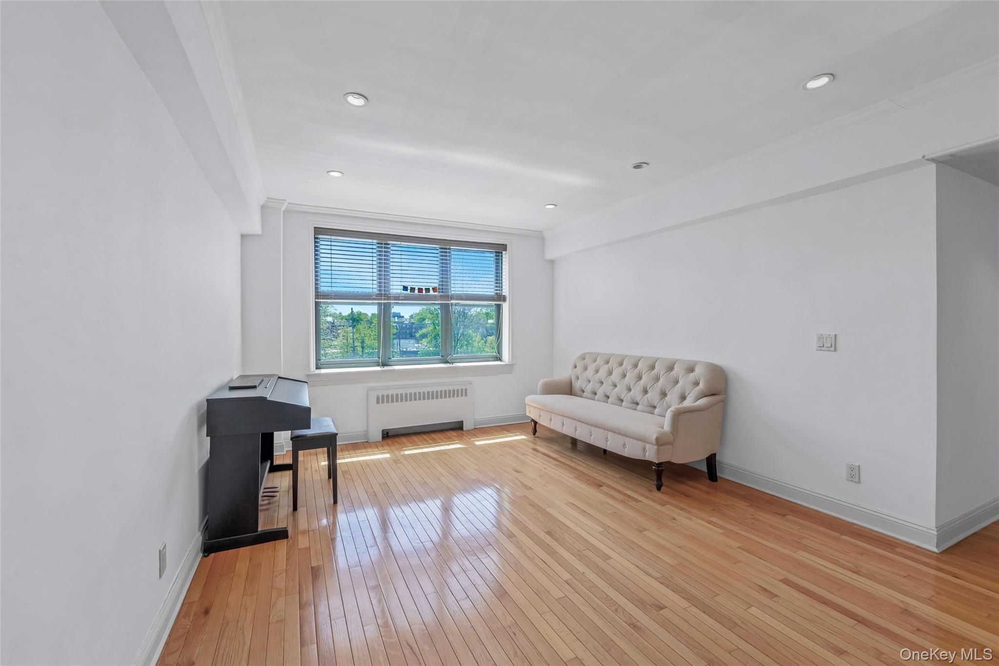 15 Canterbury Road # C23, Great Neck, NY 11021