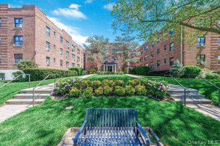 15 Canterbury Road # C23, Great Neck, NY 11021