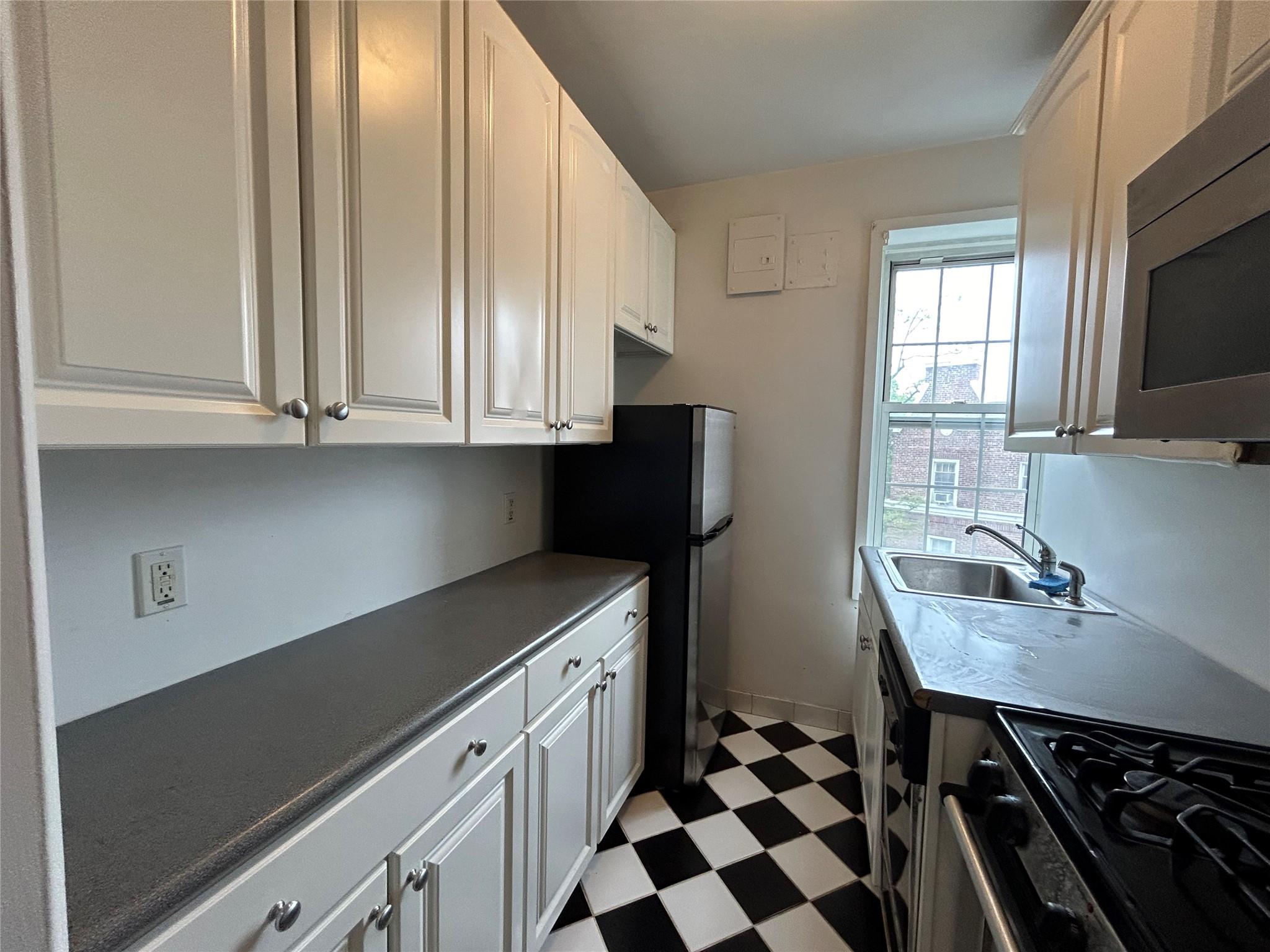 6 Midland Gardens # 5A, Bronxville, NY 10708