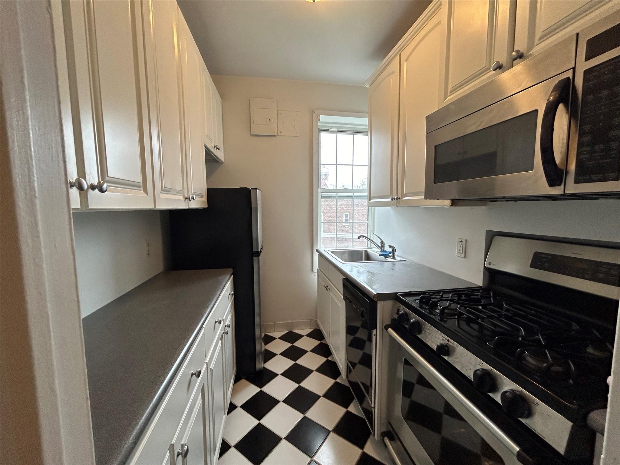 6 Midland Gardens # 5A, Bronxville, NY 10708