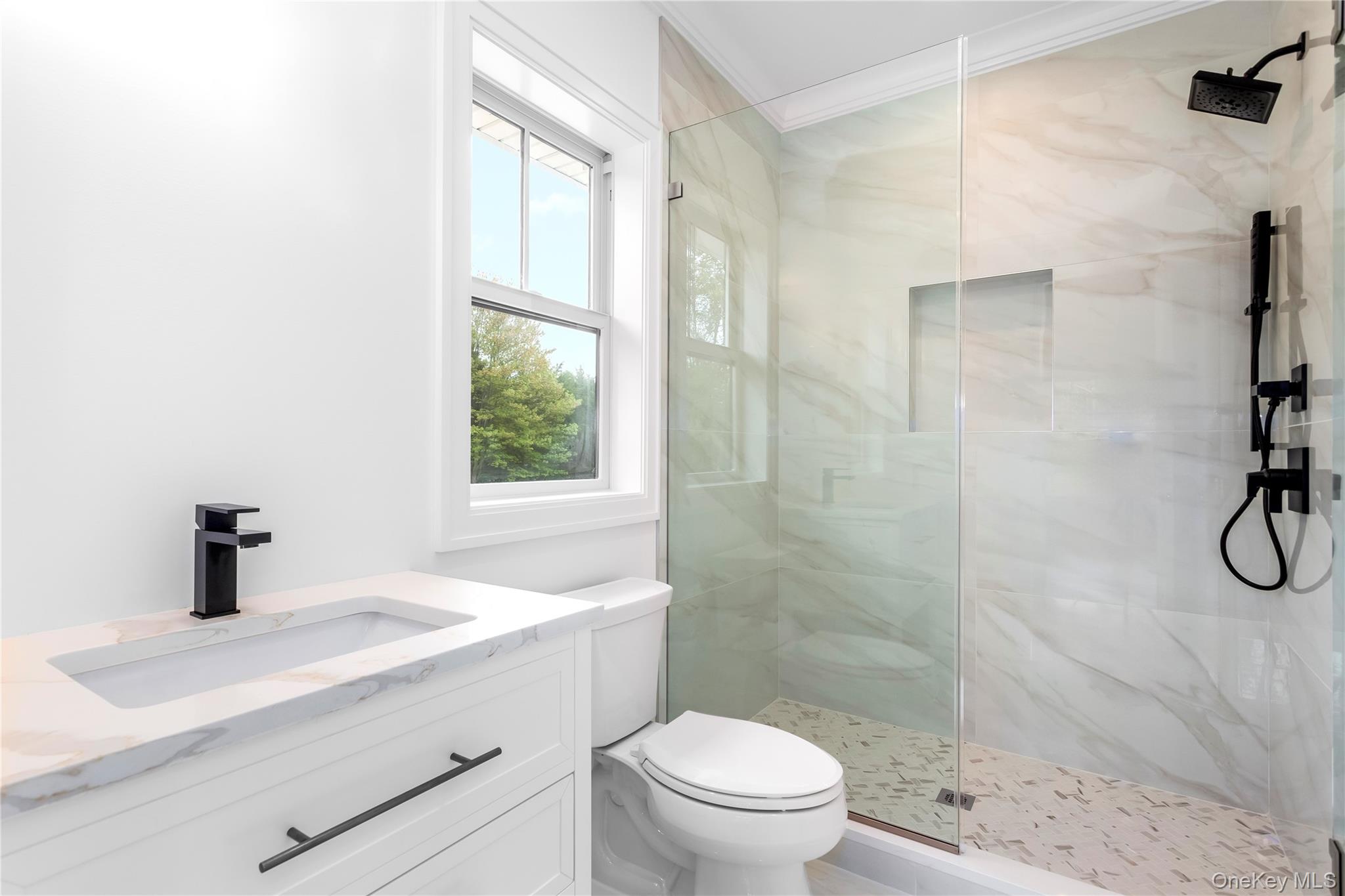 33 Lagoon Court, South Jamesport, NY 11901