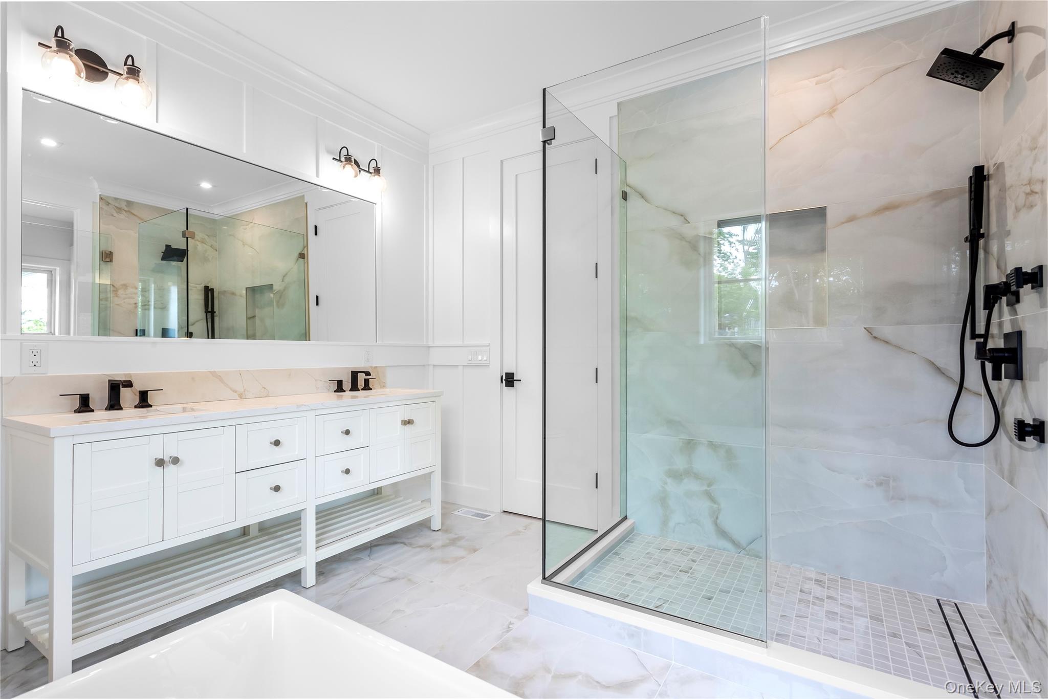 33 Lagoon Court, South Jamesport, NY 11901