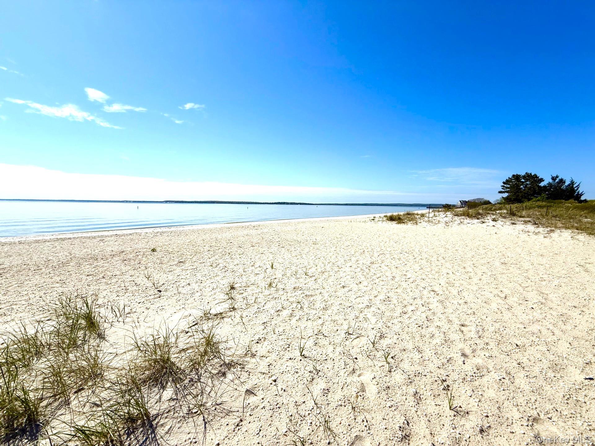 33 Lagoon Court, South Jamesport, NY 11901