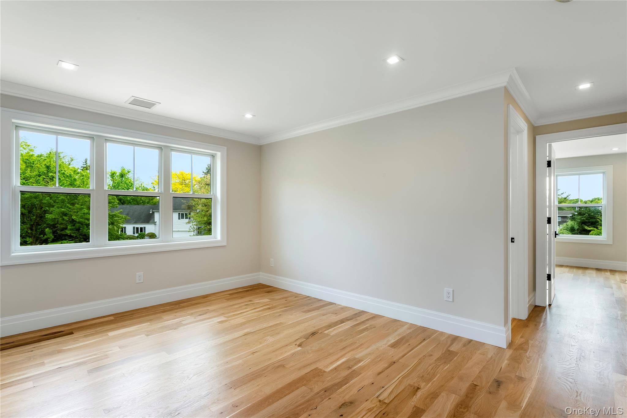 33 Lagoon Court, South Jamesport, NY 11901